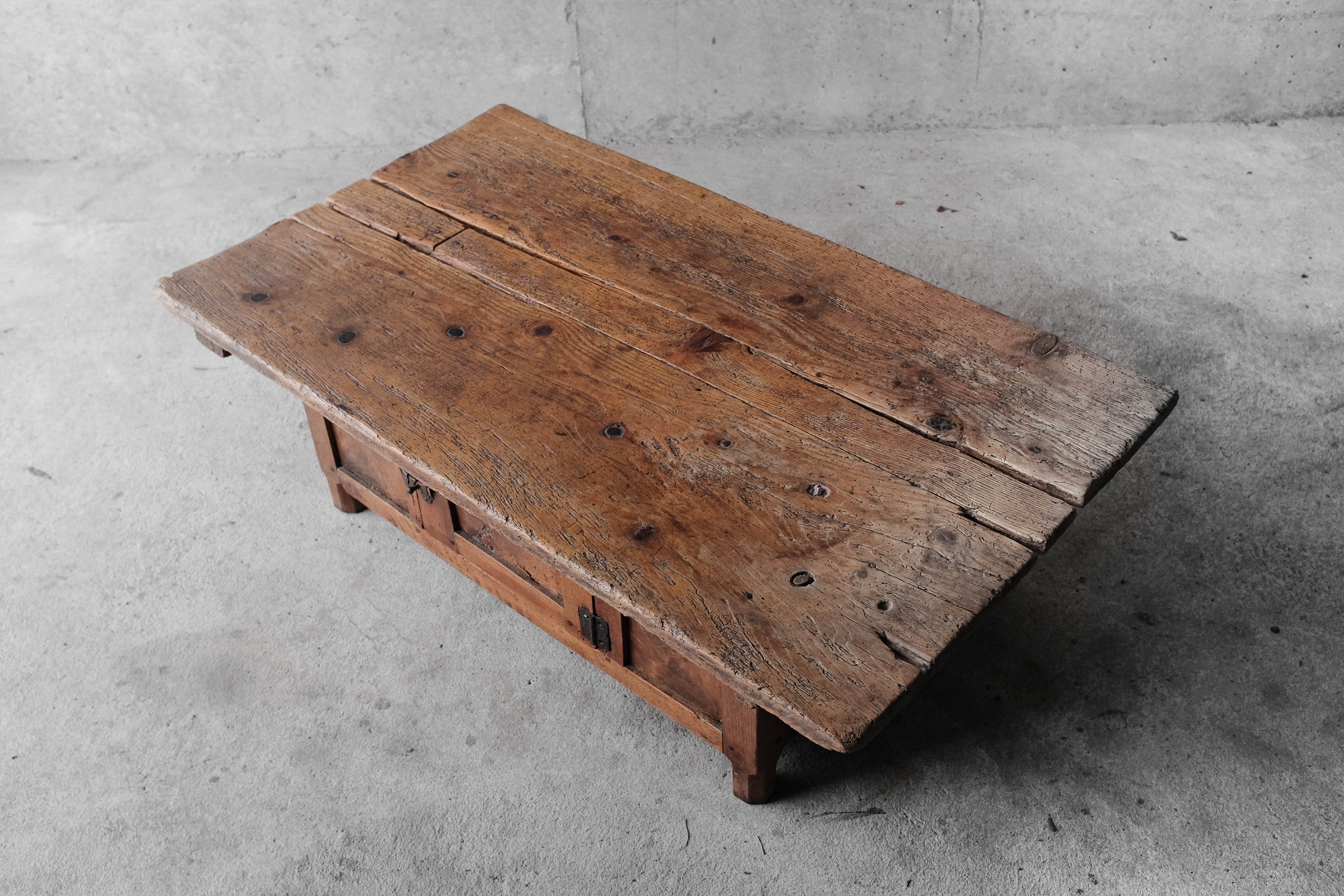 Popular art coffee table, Savoy, 19th century