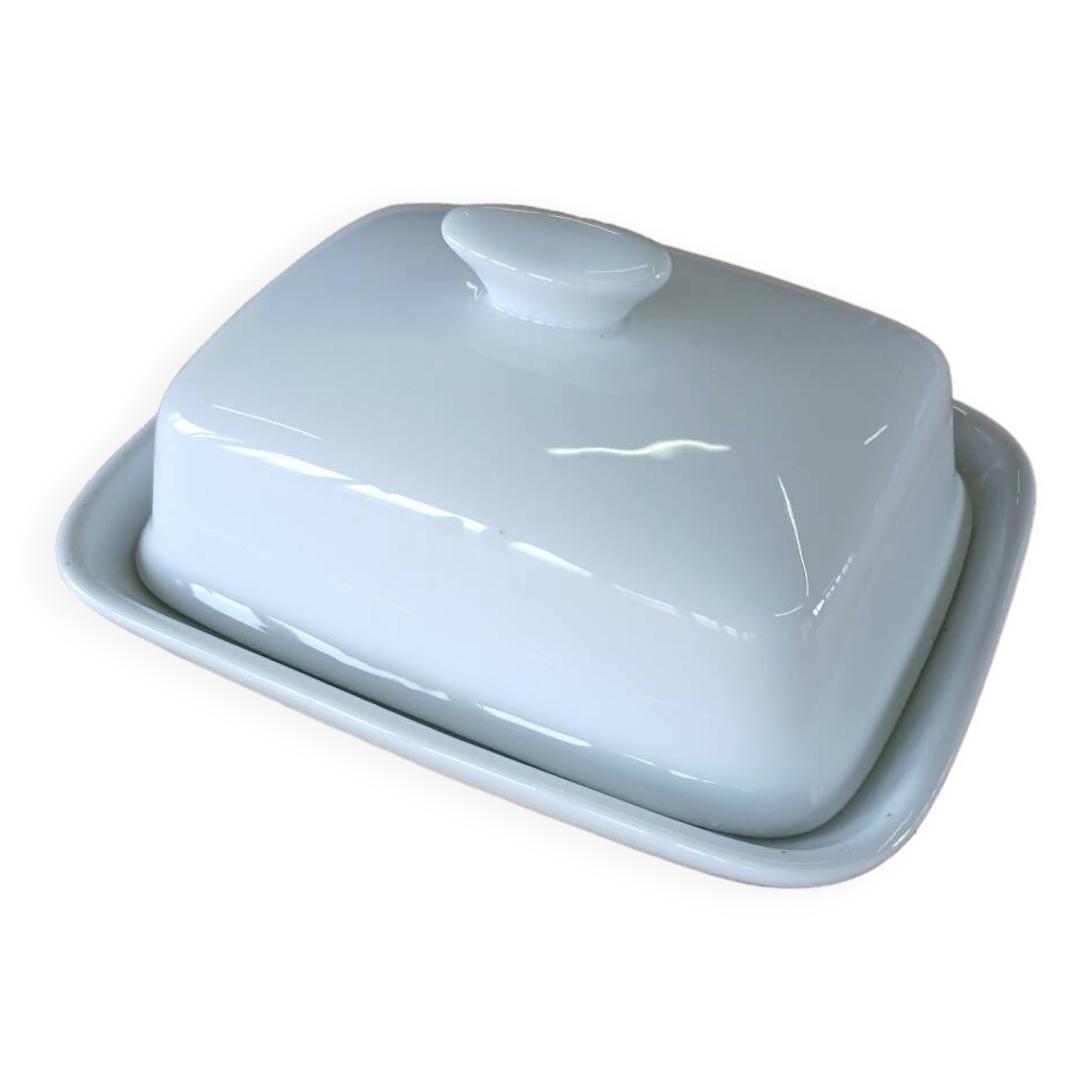 Beurrier en faïence blanche