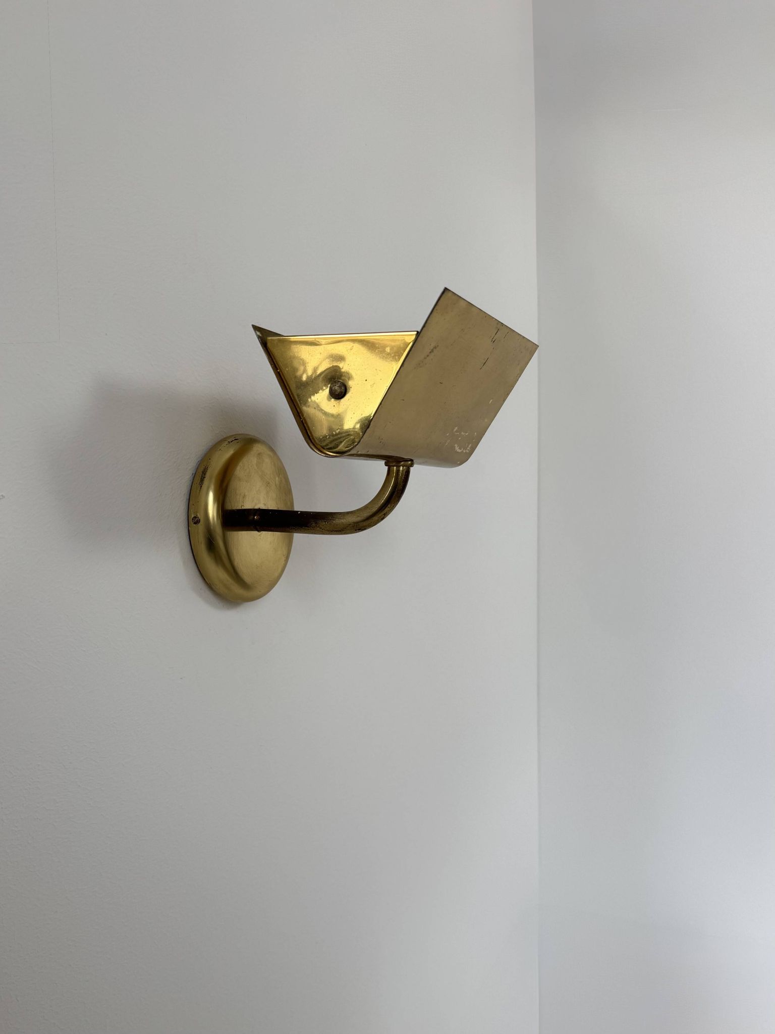 Vintage brass wall light, France, 1970.