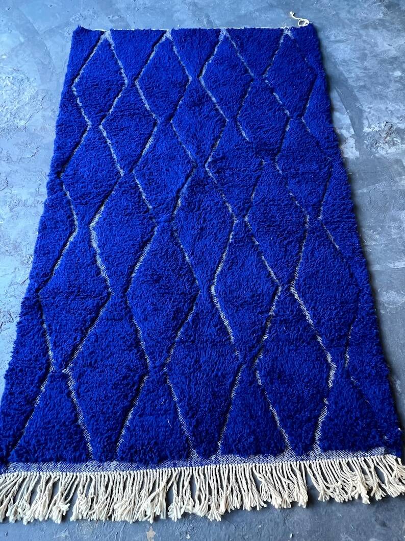 Traditional handmade Berber carpet 250cmx150cm