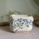 Ancienne base de sucrier faïence patinée motif floral bleu Digoin