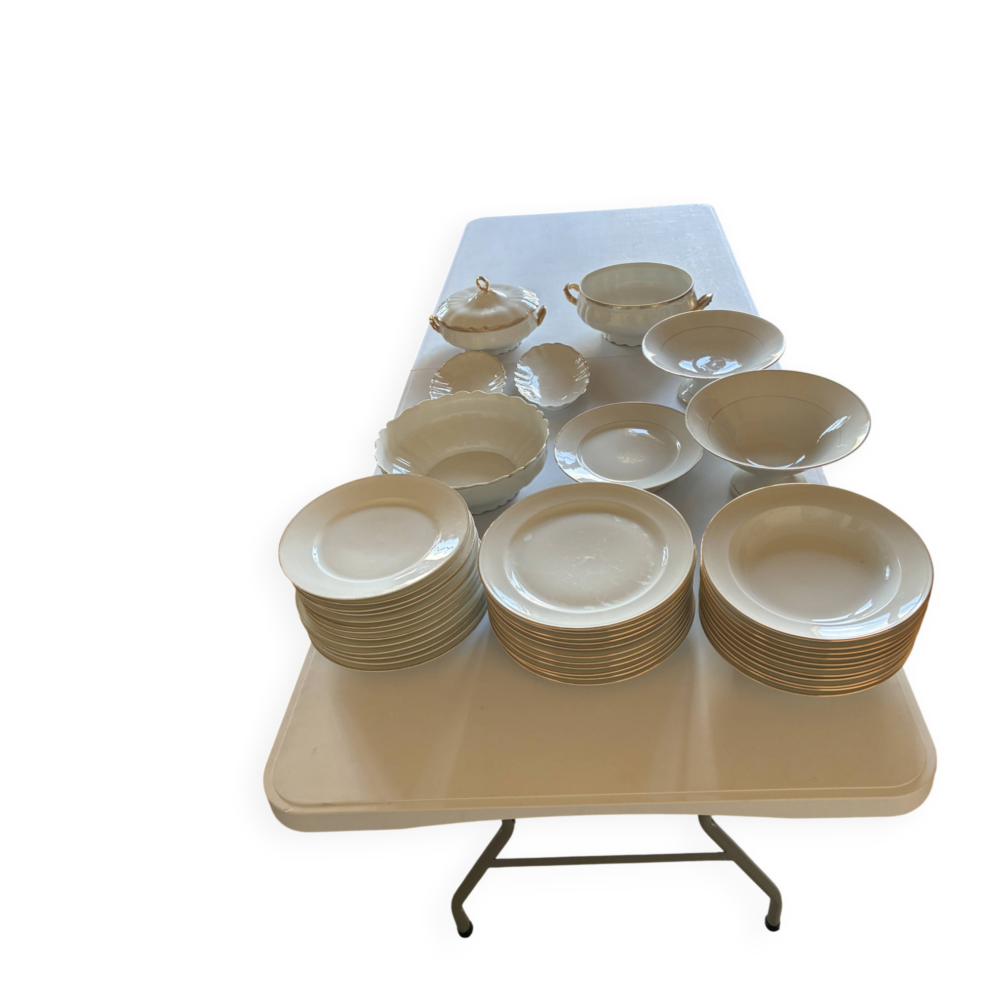 Service ancien de table en porcelaine de Limoges