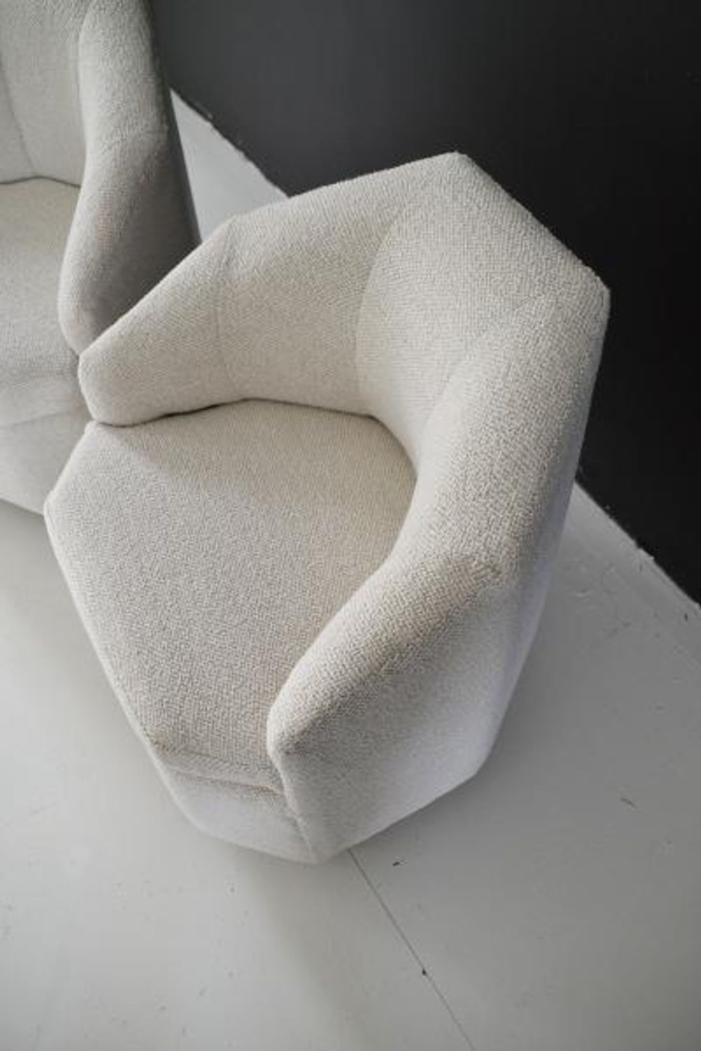 Paire de fauteuils forme hexagonale année 70