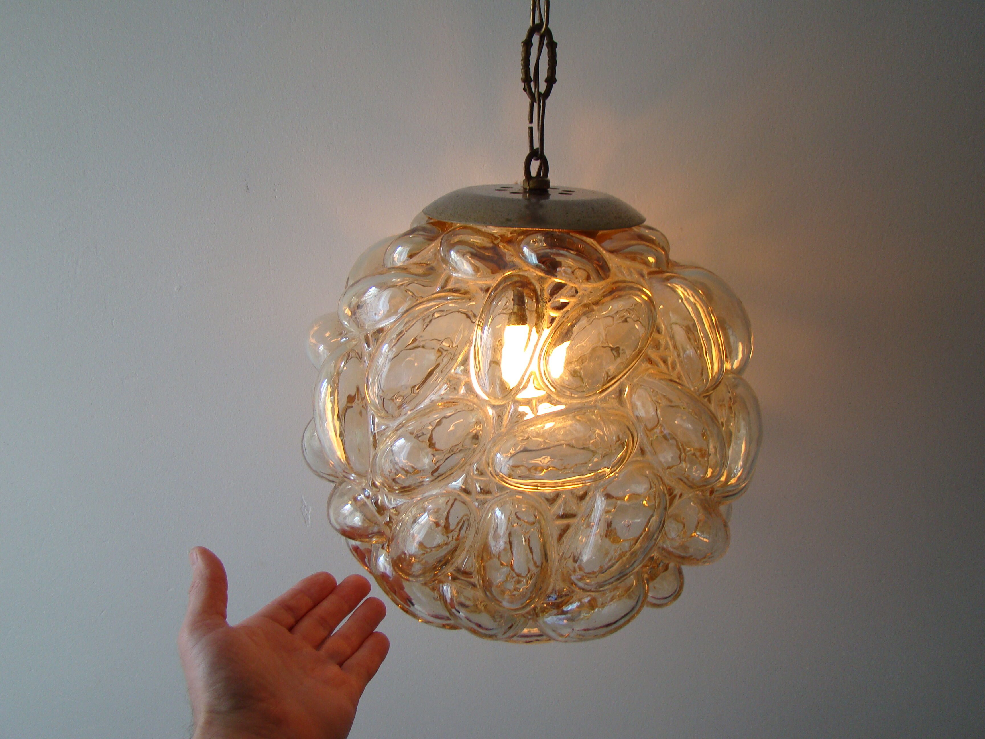 Suspension bubble par Helena Tynell
