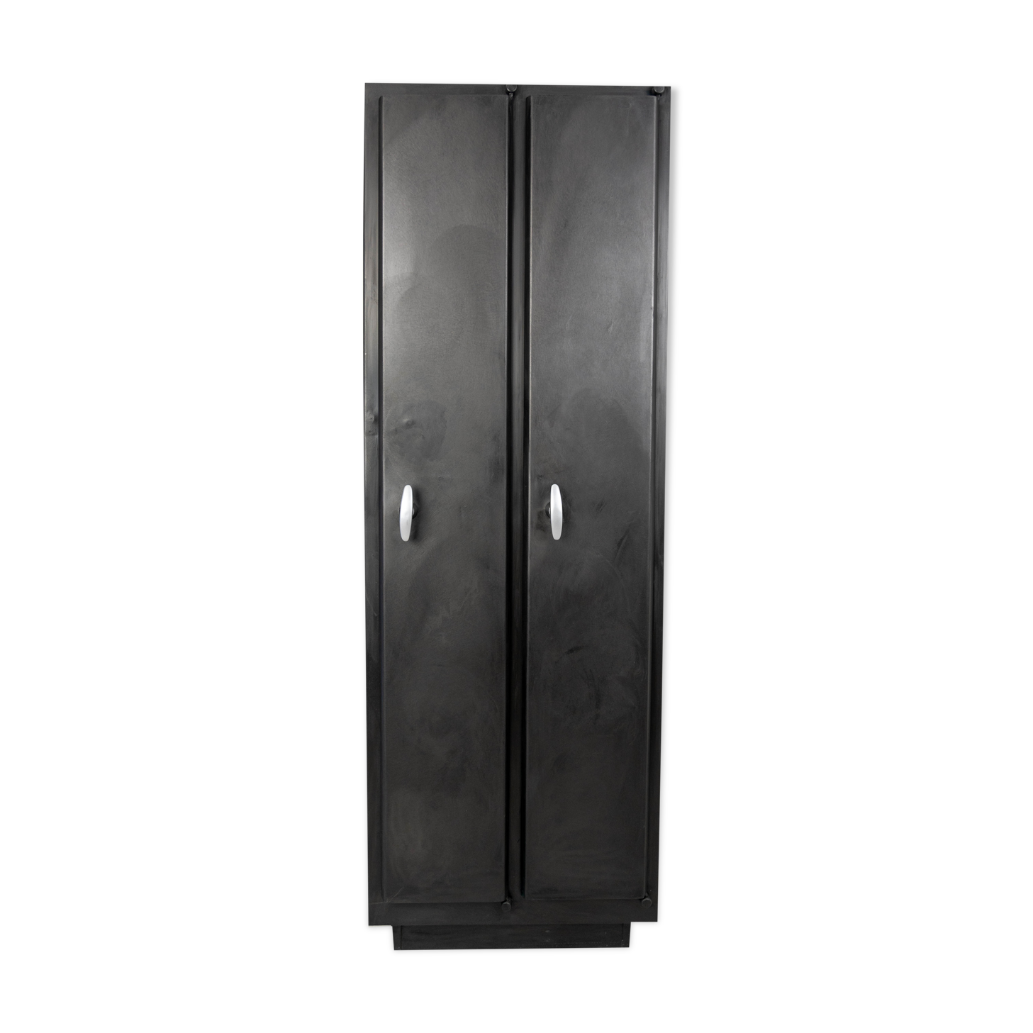 Pretty vintage metal wardrobe completely renovated / small dressing room