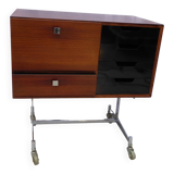 Petite commode à roulettes