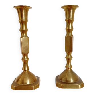 Paire de bougeoirs en laiton