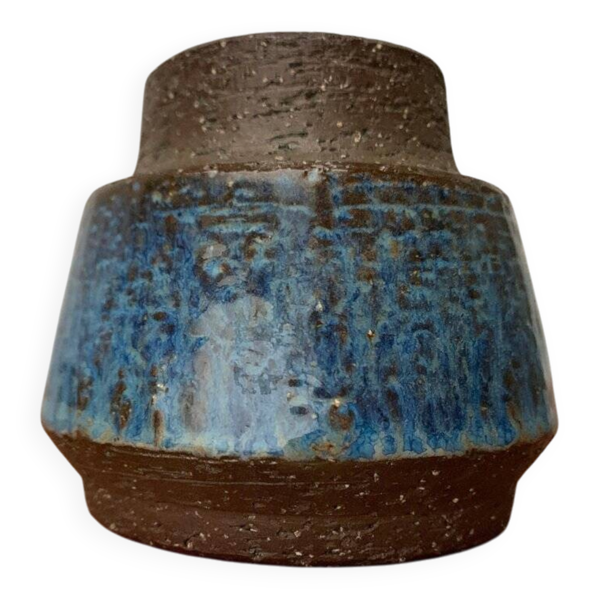 Minimalist studio pottery vase from mid-century Danish artist Michael Andersen, Bornholm, 1960s.