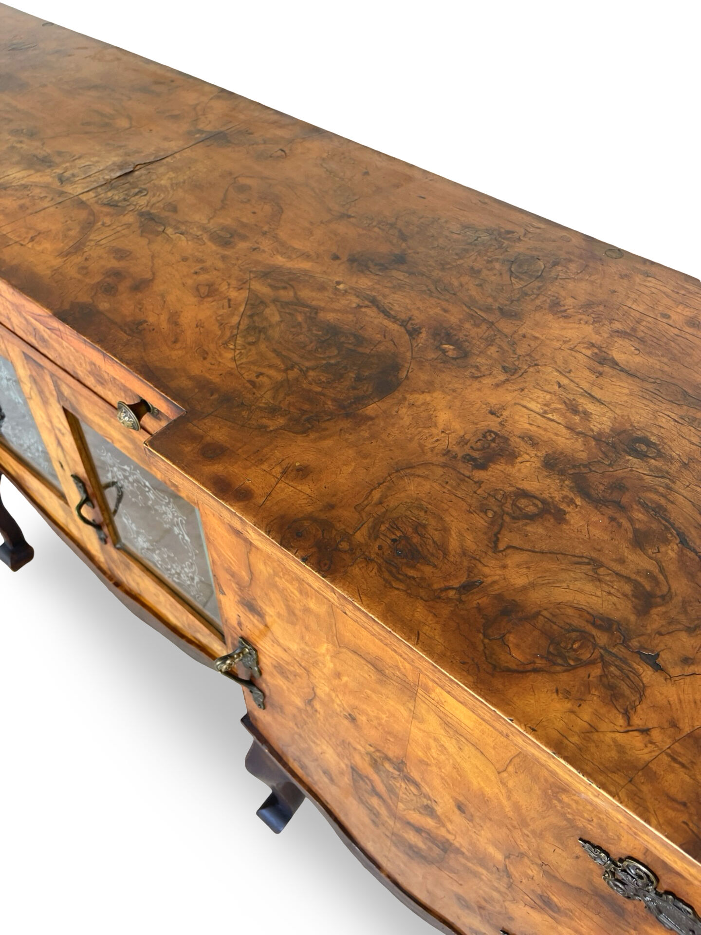 Buffet en noyer burr italien, années 1930.