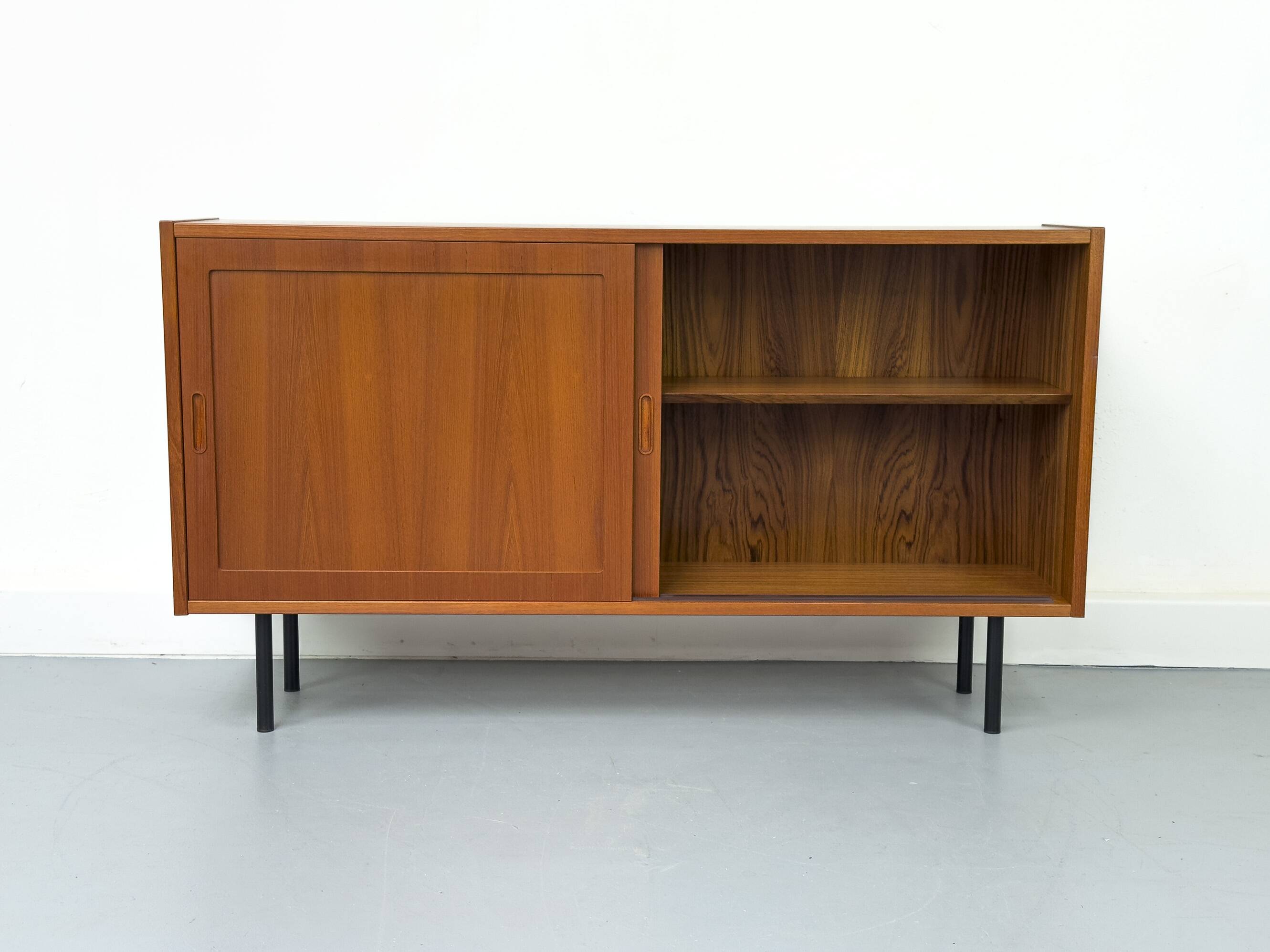 Buffet danois en teck par Carlo Jensen pour Hundevad & Co., années 1960