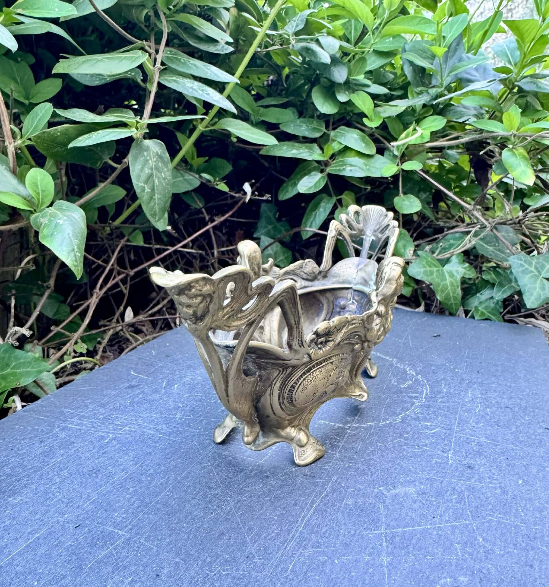 Brass jardinière from the Art Nouveau period.