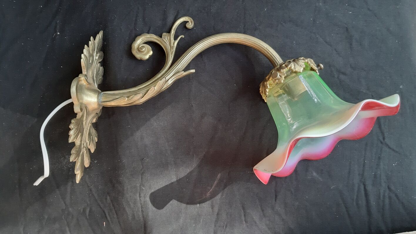 Art deco bronze wall lamp