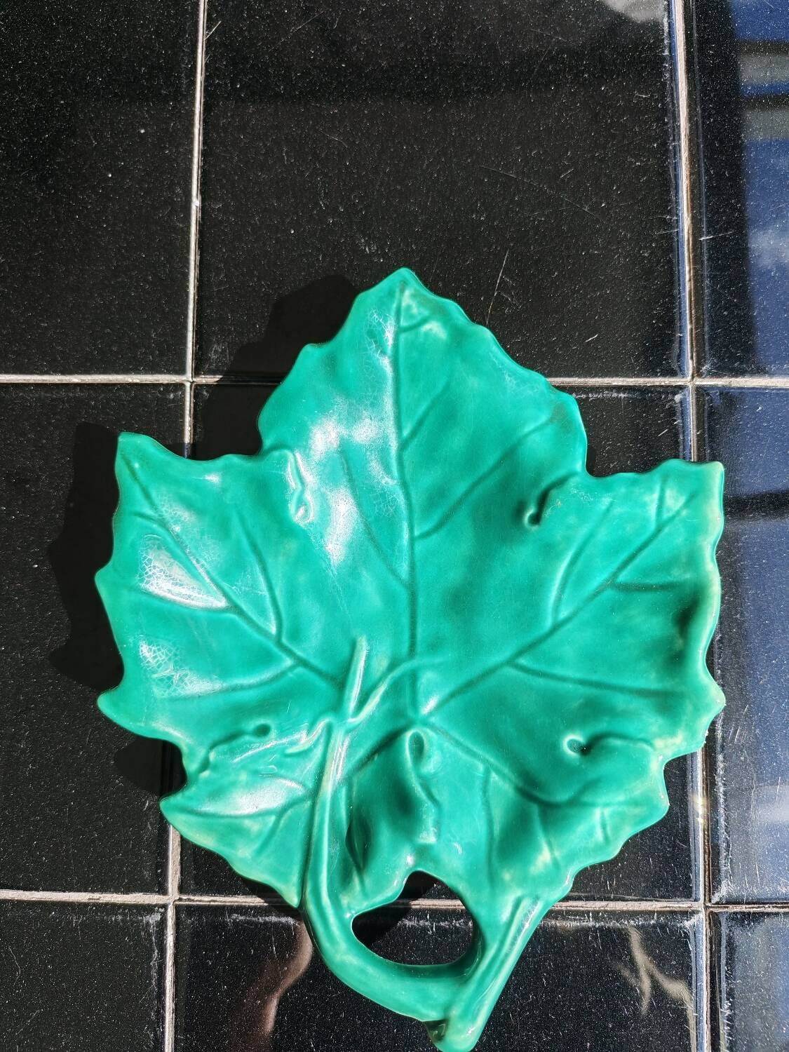 Vintage slipware vine leaf