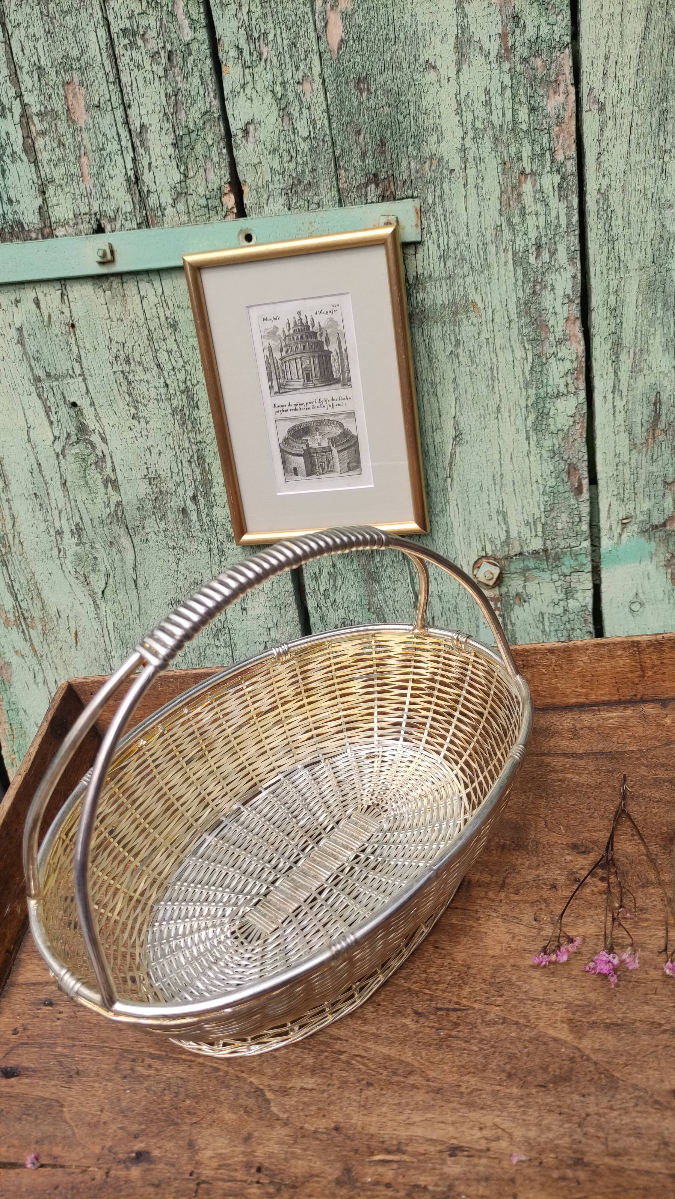 Vintage basket in silver metal