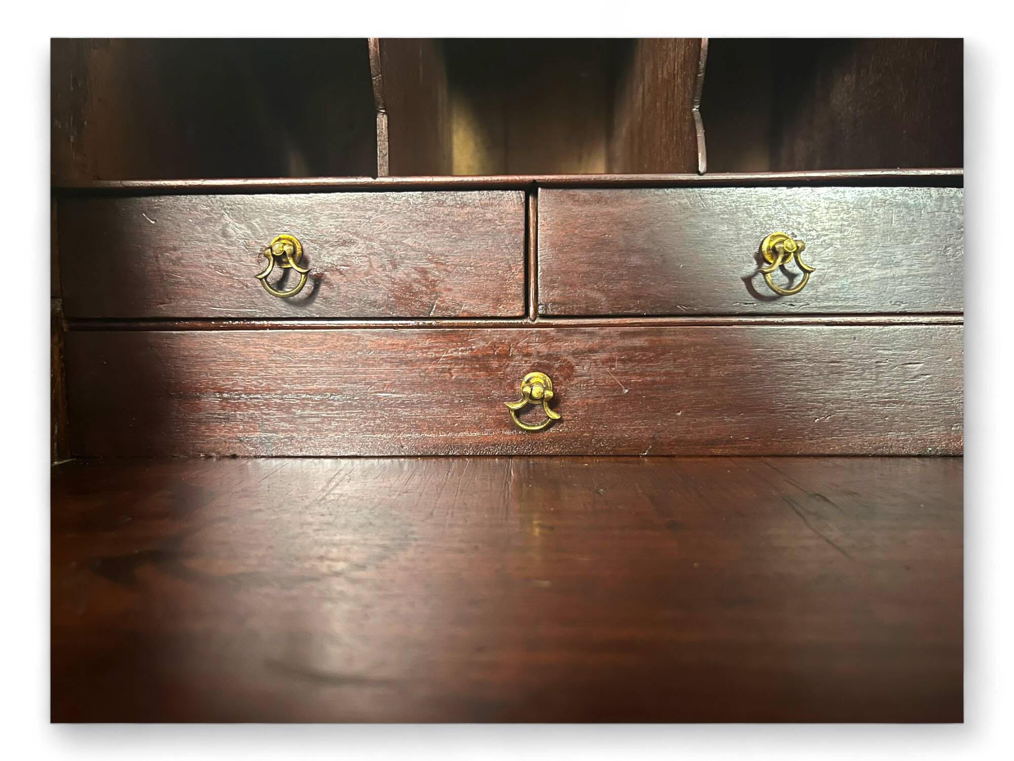 English mahogany sloping chest of drawers - England 18th - George III