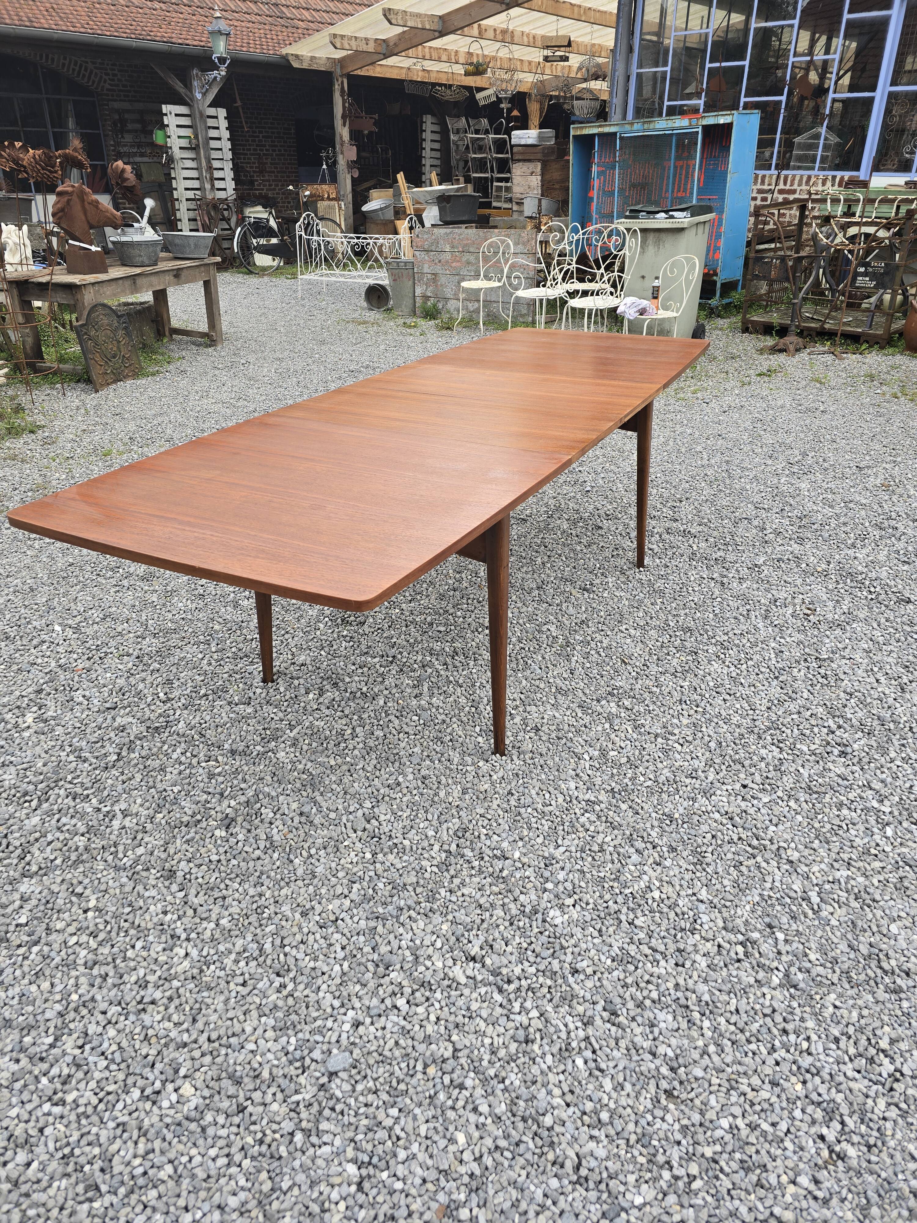 Scandinavian extendable table from the 60s in teak, 250cm L