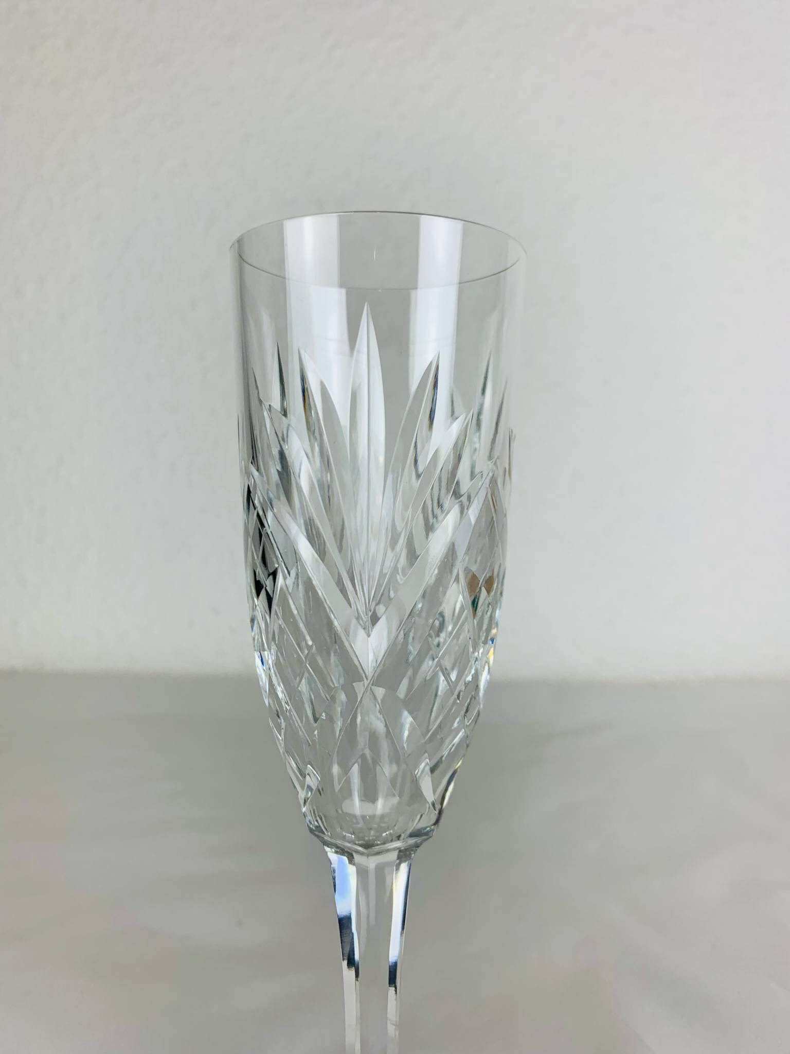 8 Chantilly model champagne flutes by Saint Louis, crystal