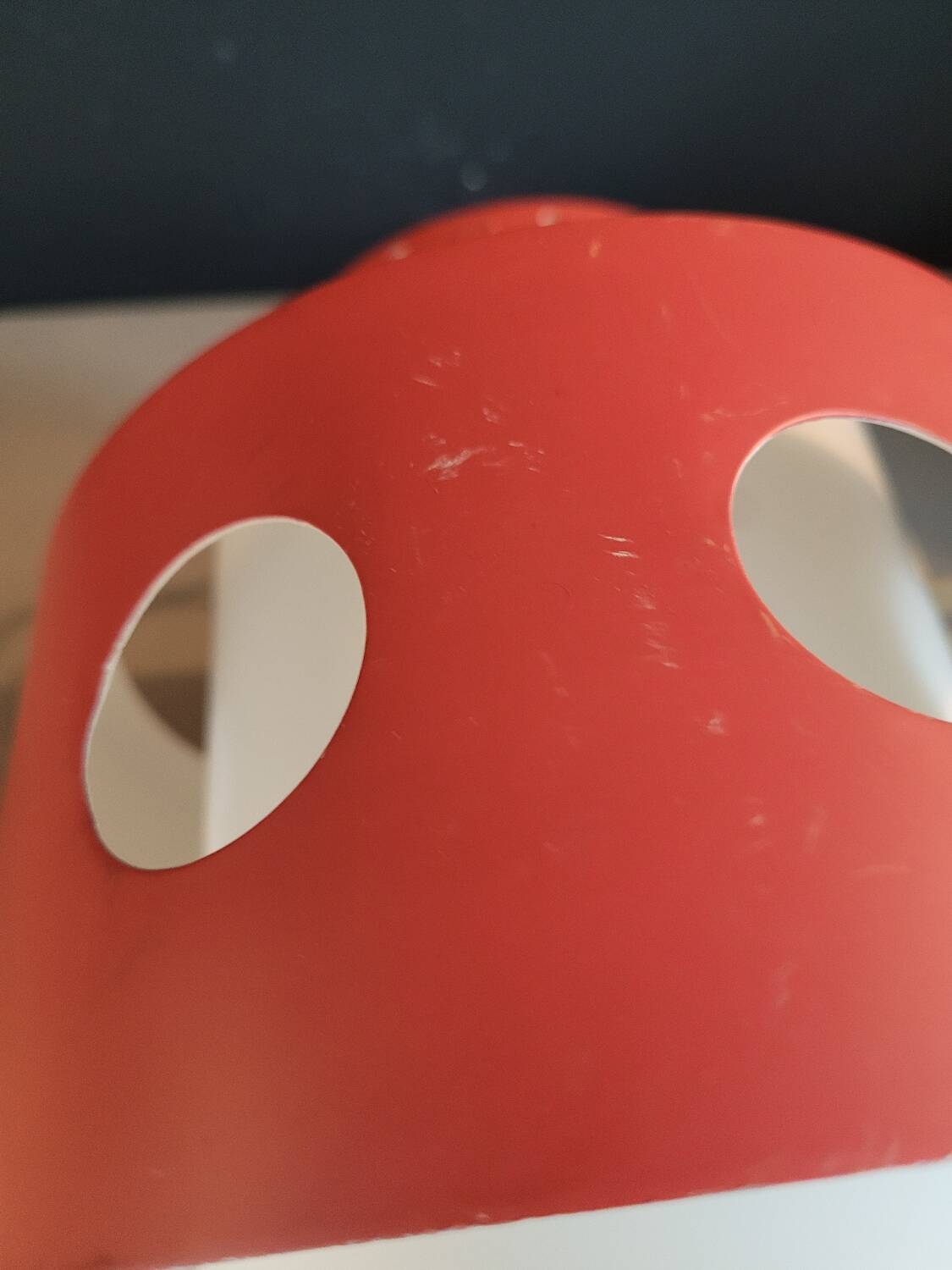 Suspension space-age en opaline et métal