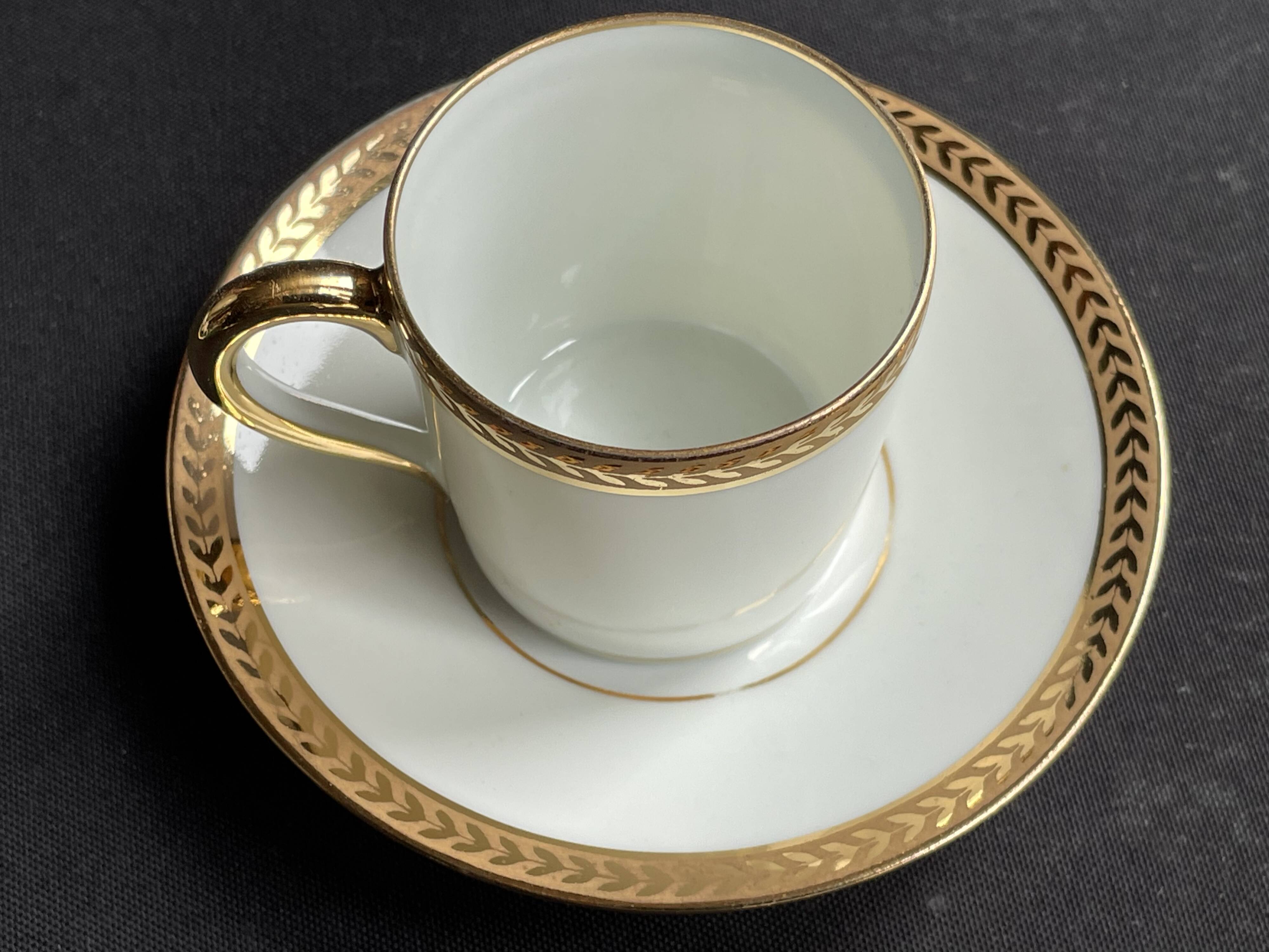 4 Moka Cups and their saucer – Limoges Porcelain