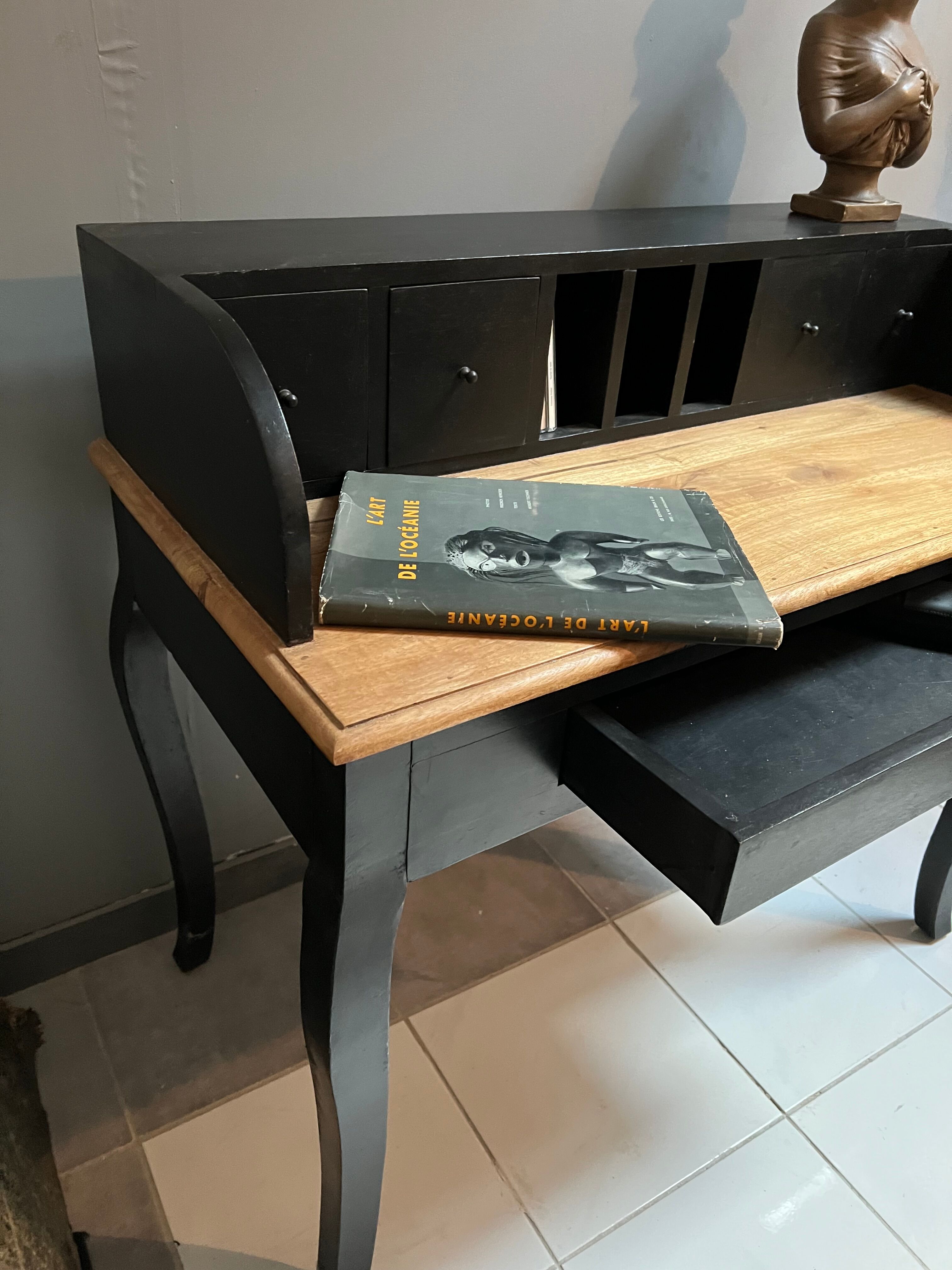 Black stepped wooden desk