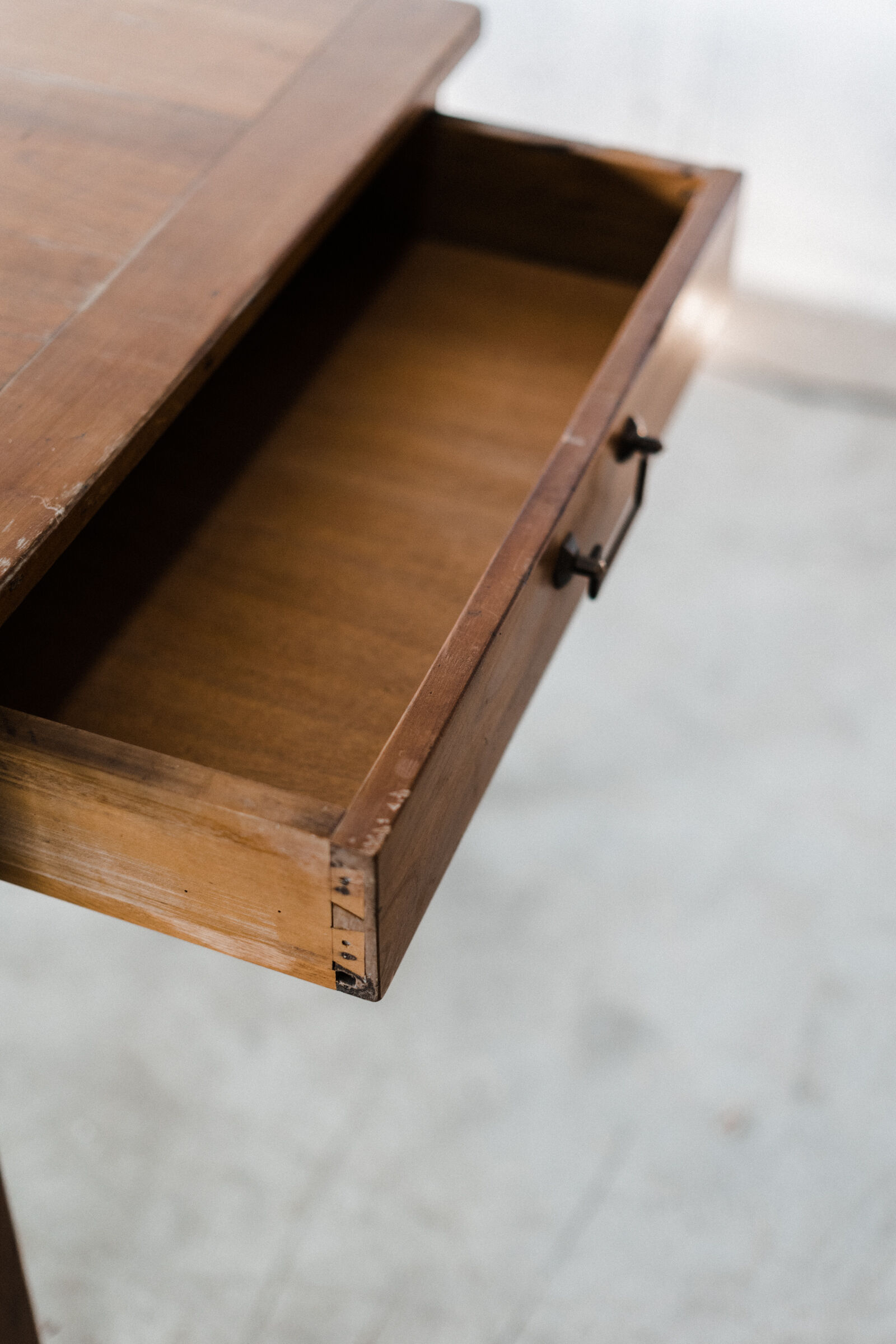 Rectangle wooden table "Cyclamen Mahogany"