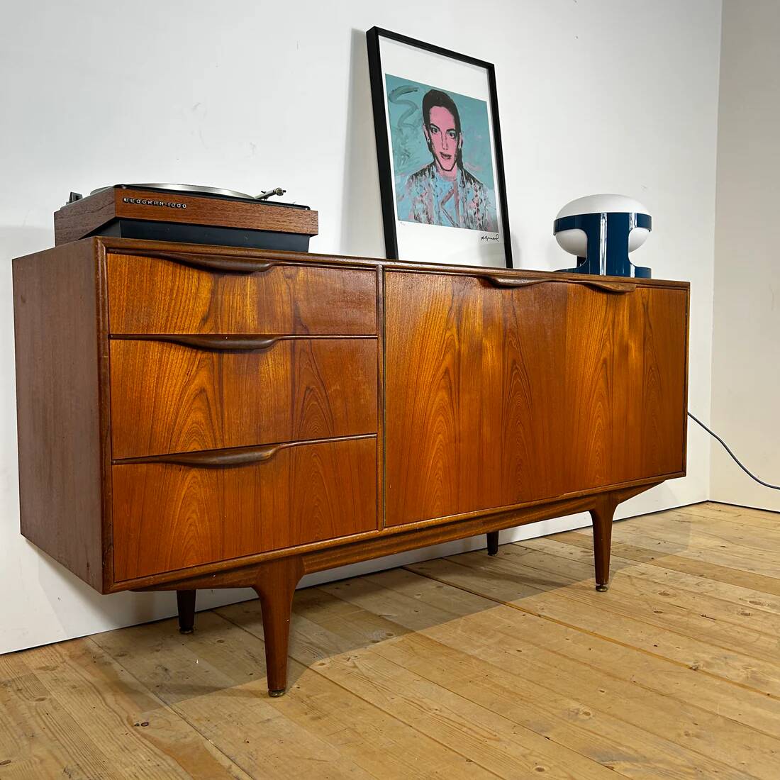 McIntosh buffet, 1960s