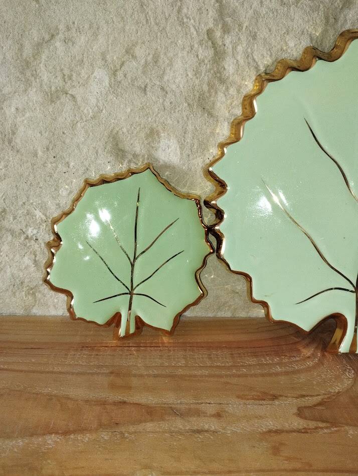 Ceramic trivet and coaster – leaf pattern, year