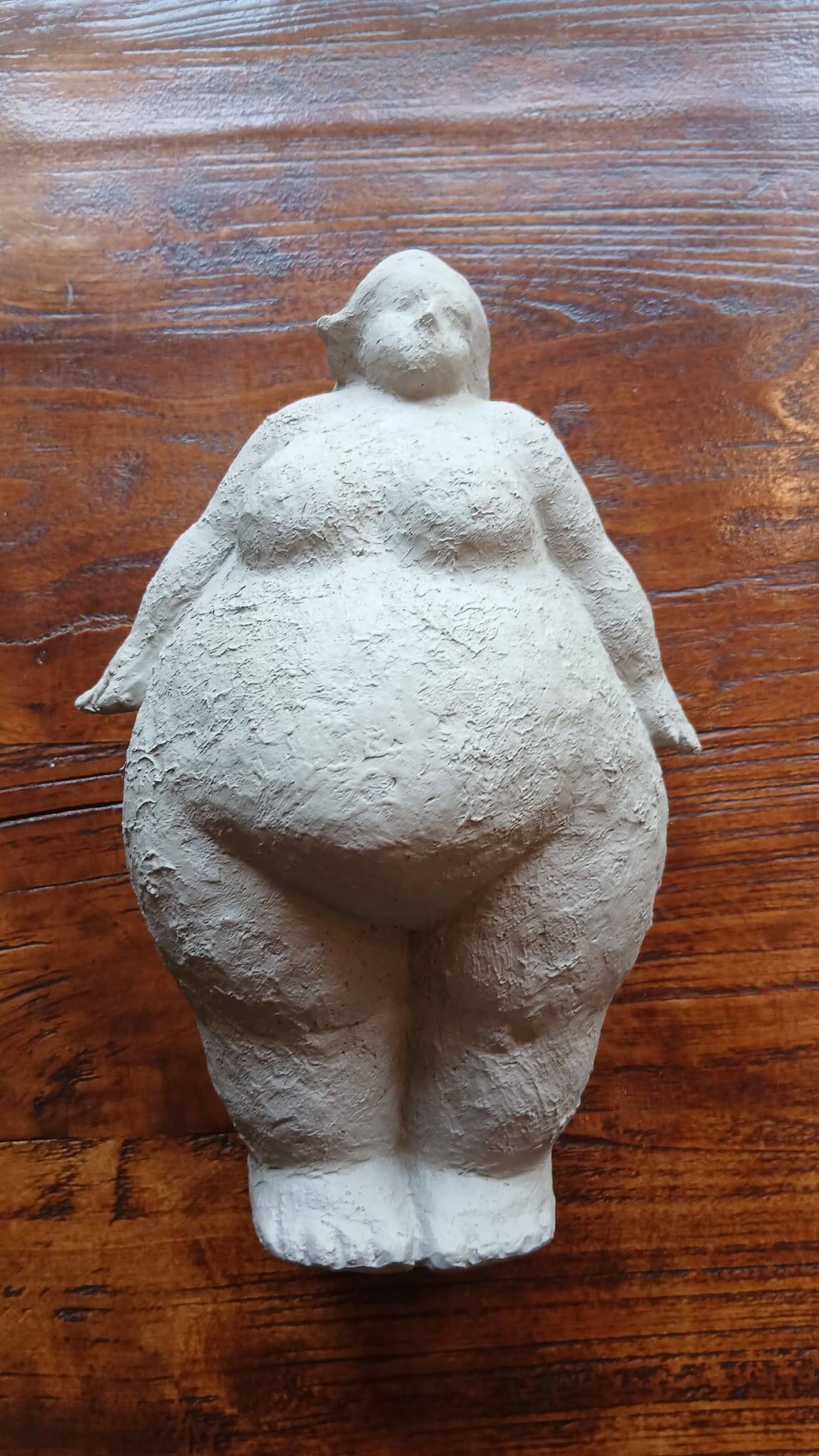 Woman sculpture in Nanas/Botero style