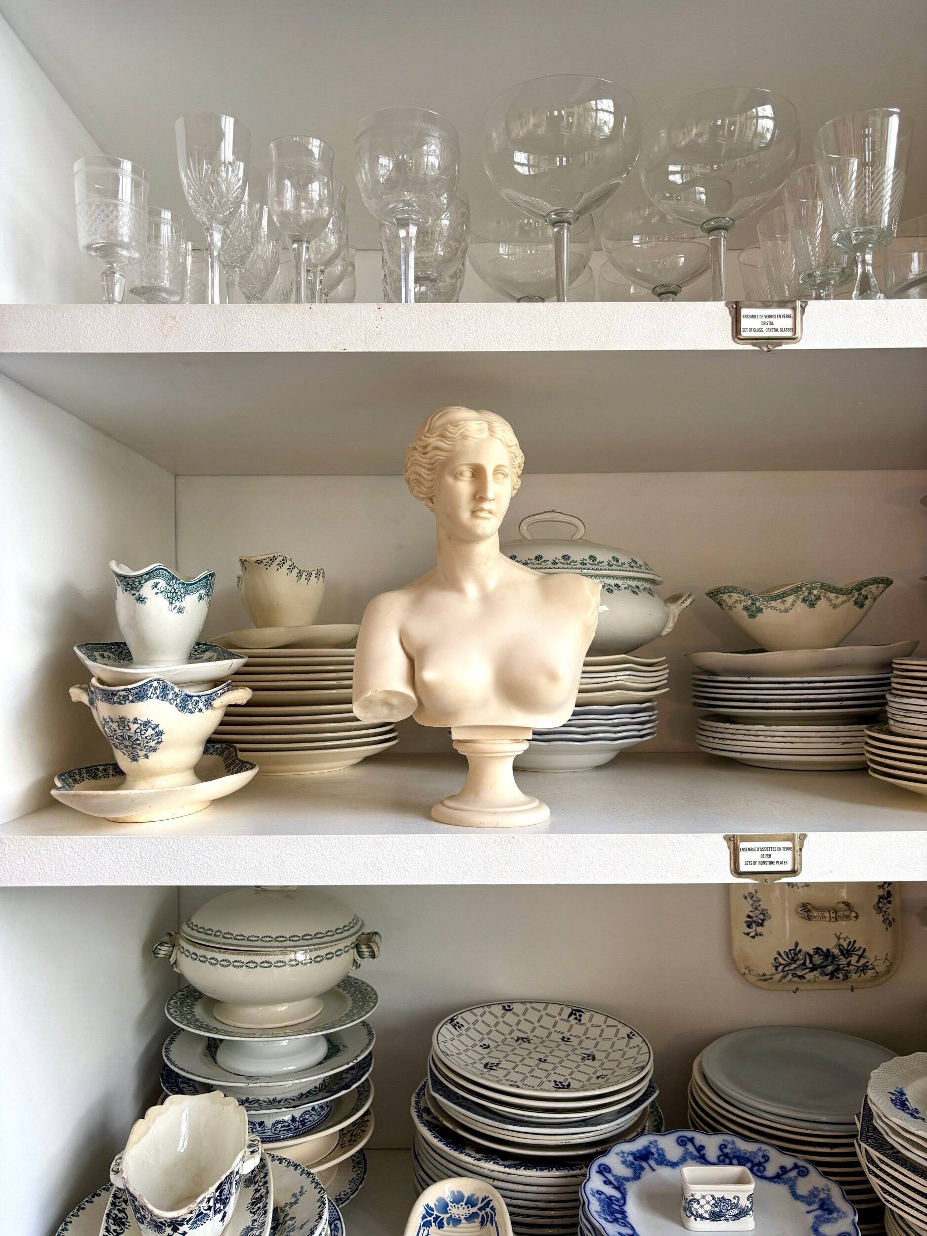 Bust of Venus on pedestal