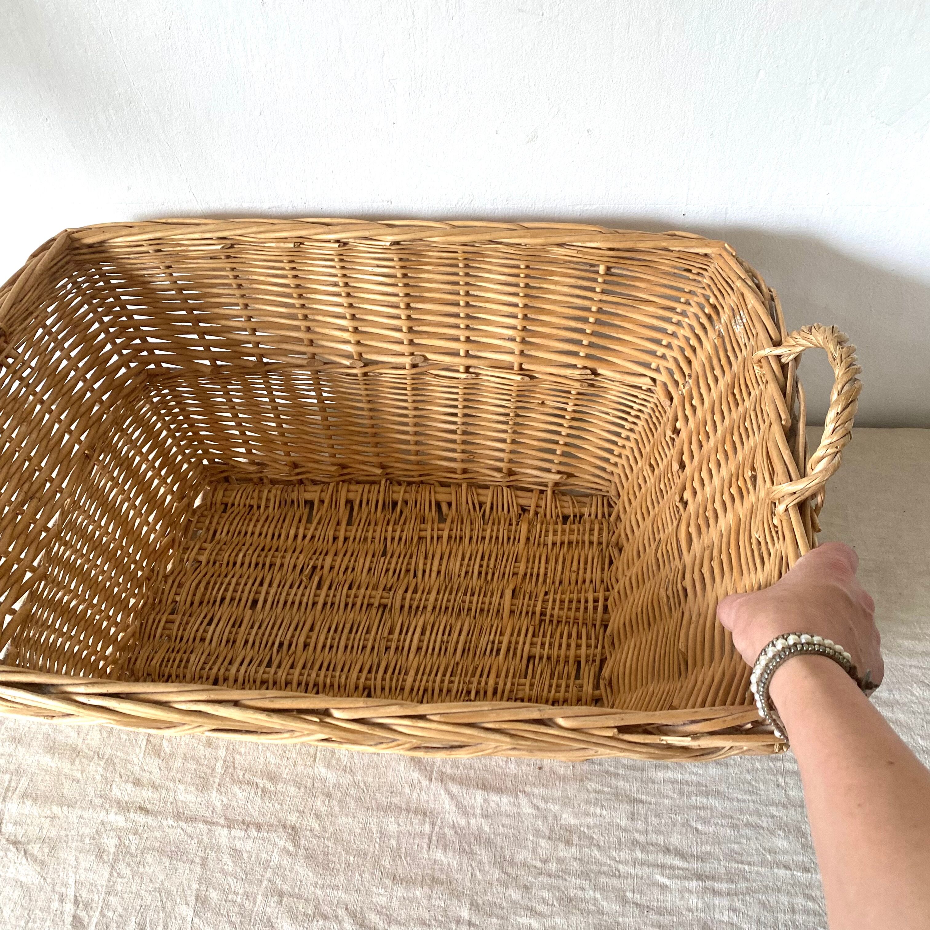 Wicker laundry rack