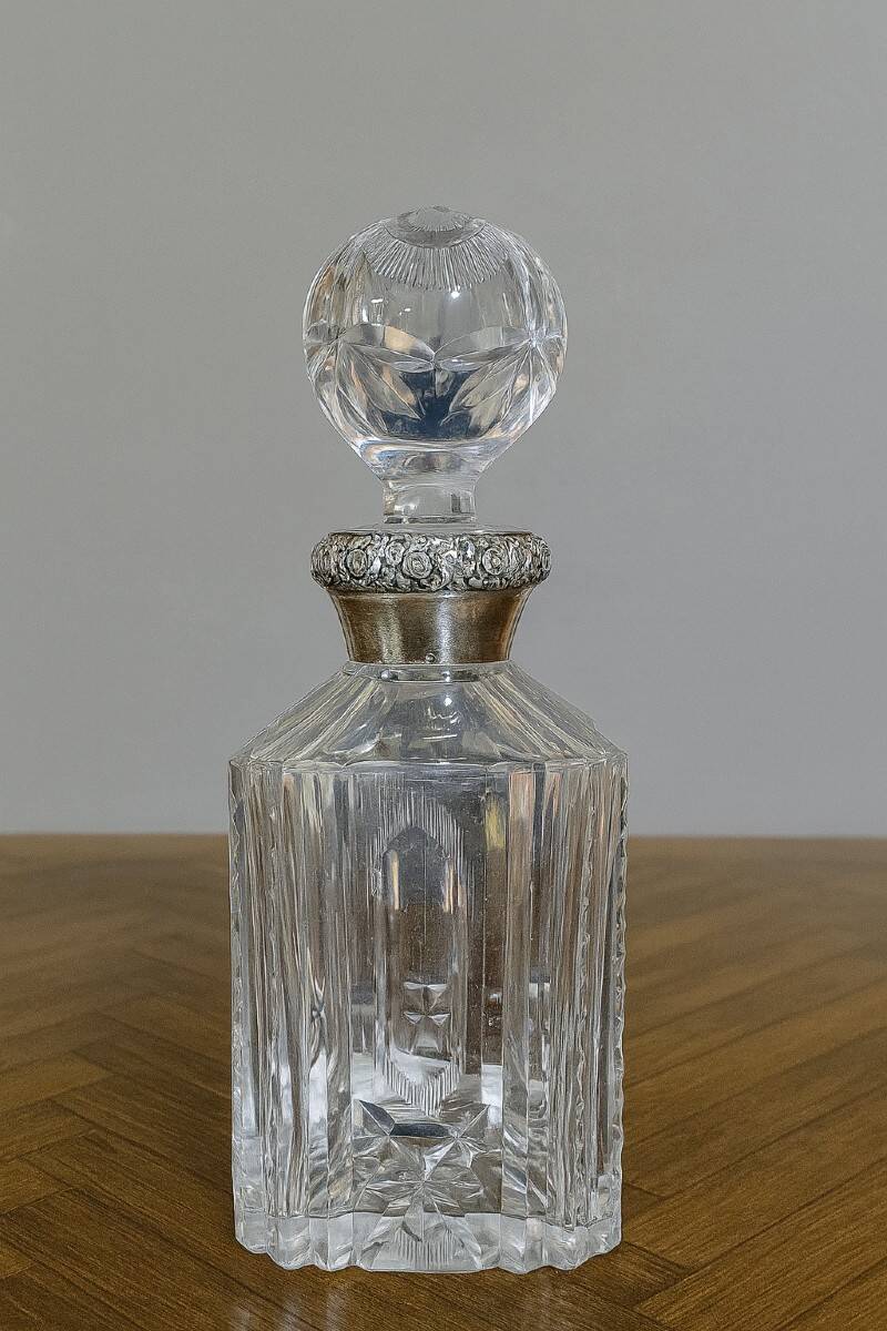 Antique cut crystal carafe – Silver mount / Art Deco period
