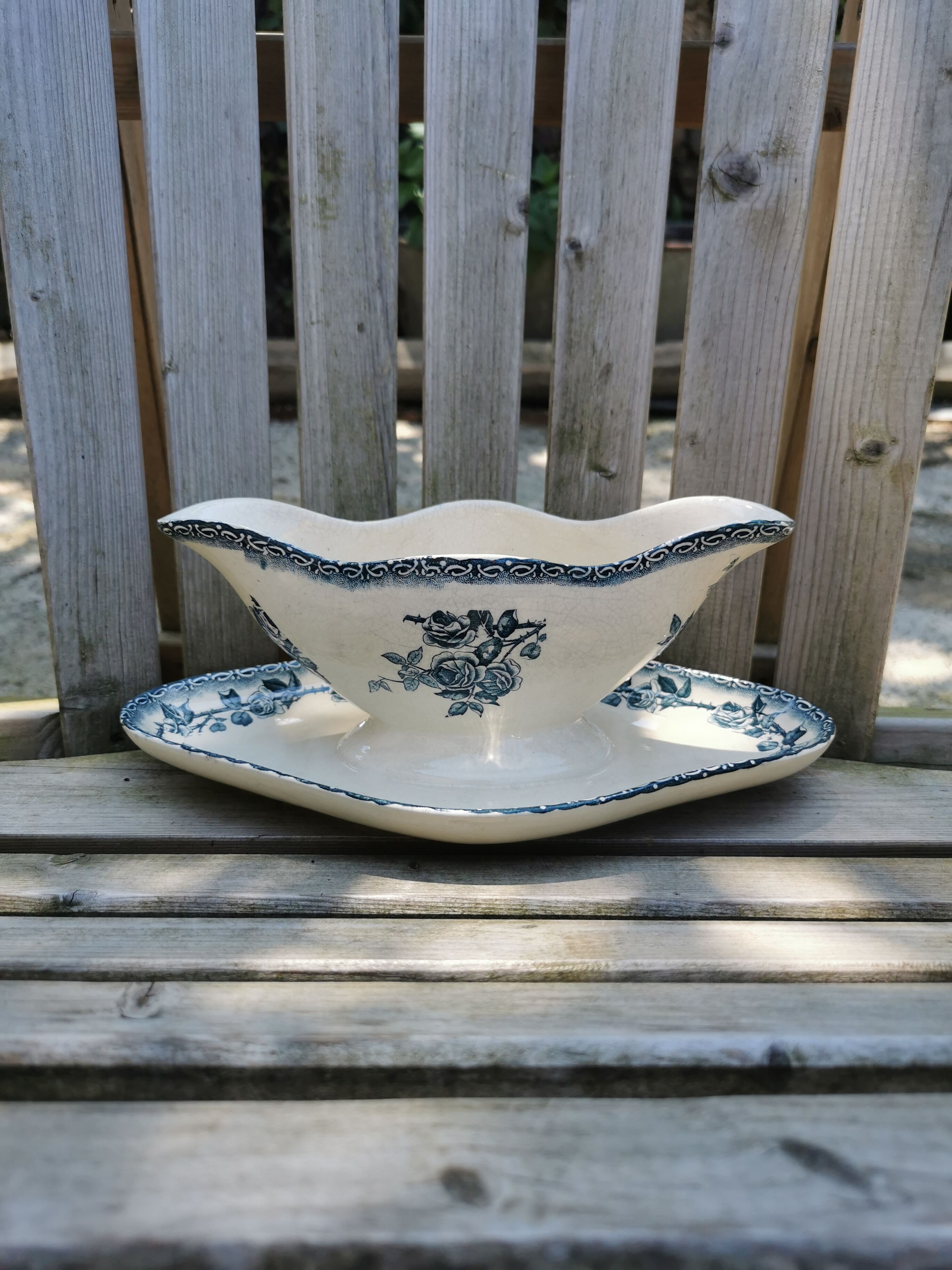 Saucière ancienne terre de fer H. Boulenger