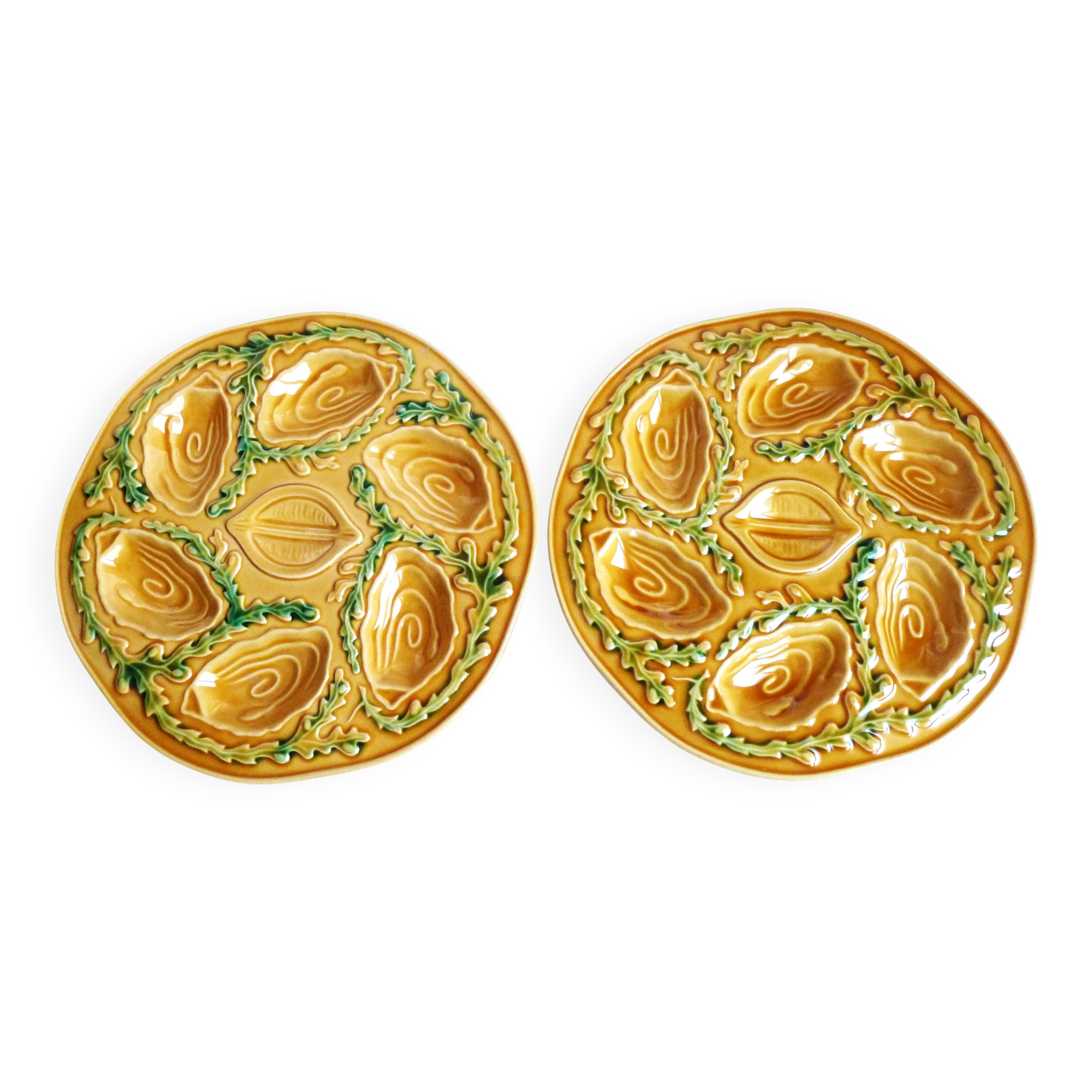 Oyster plates in slip, seafood plates, festive table.