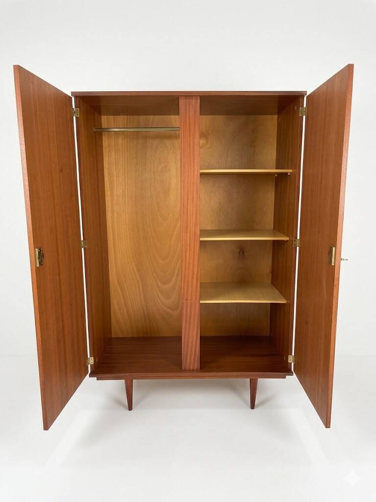 Armoire Penderie Pieds fuseaux Capelle Vintage Scandinave Années 60