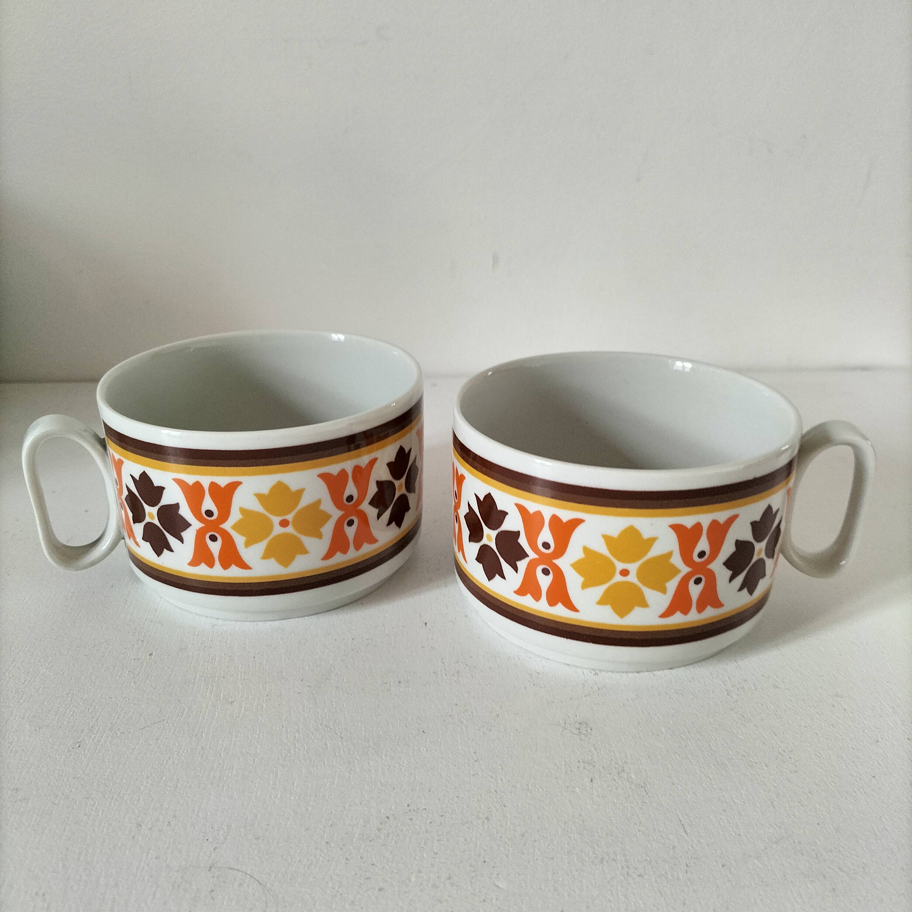 2 vintage cups