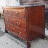 Mahogany chest of drawers from the nineteenth century