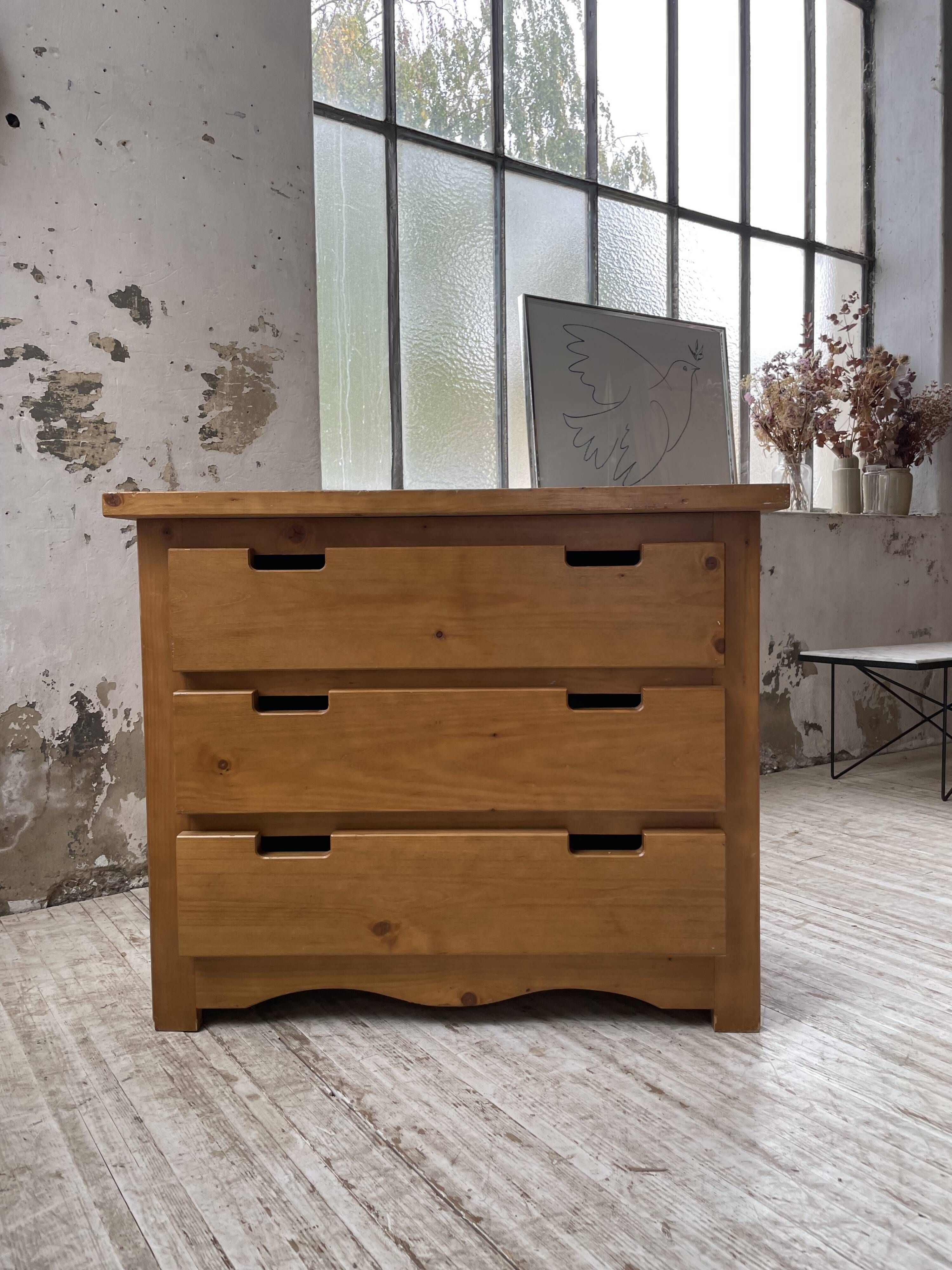 80s pine chest of drawers, mountain furniture