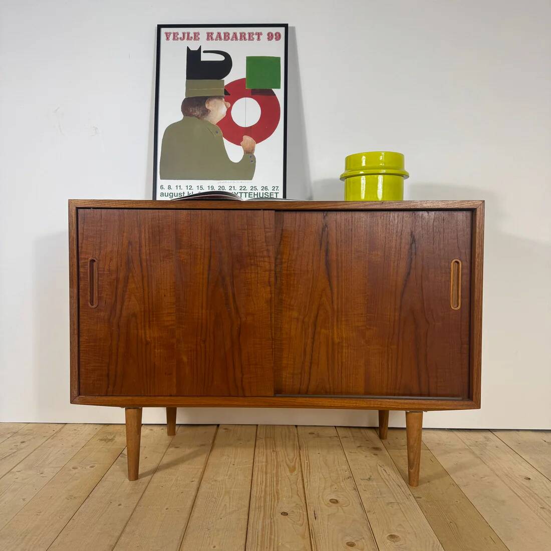 Teak sideboard by Poul Hundevad – Scandinavian mid-century sideboard