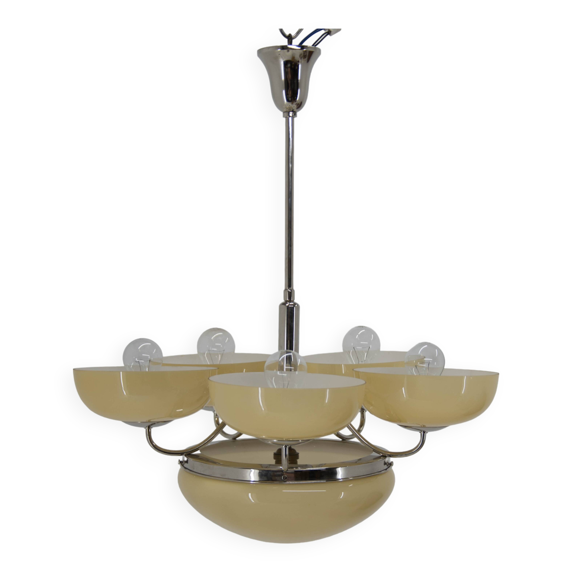Large Art Deco Chandelier in Excellent Condition, 1930s