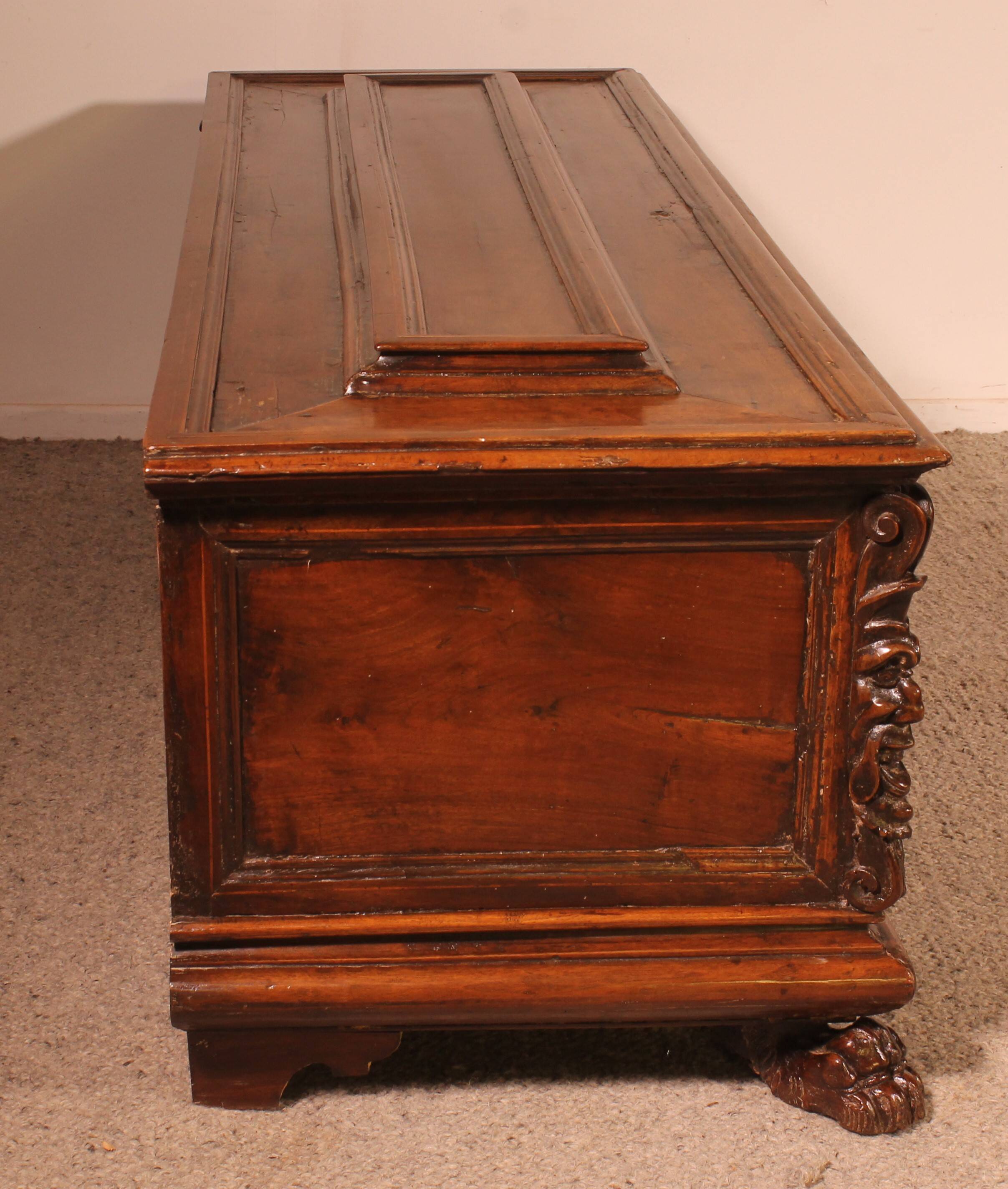 Italian Renaissance Cassone or Wedding Chest in Walnut - 16th Century