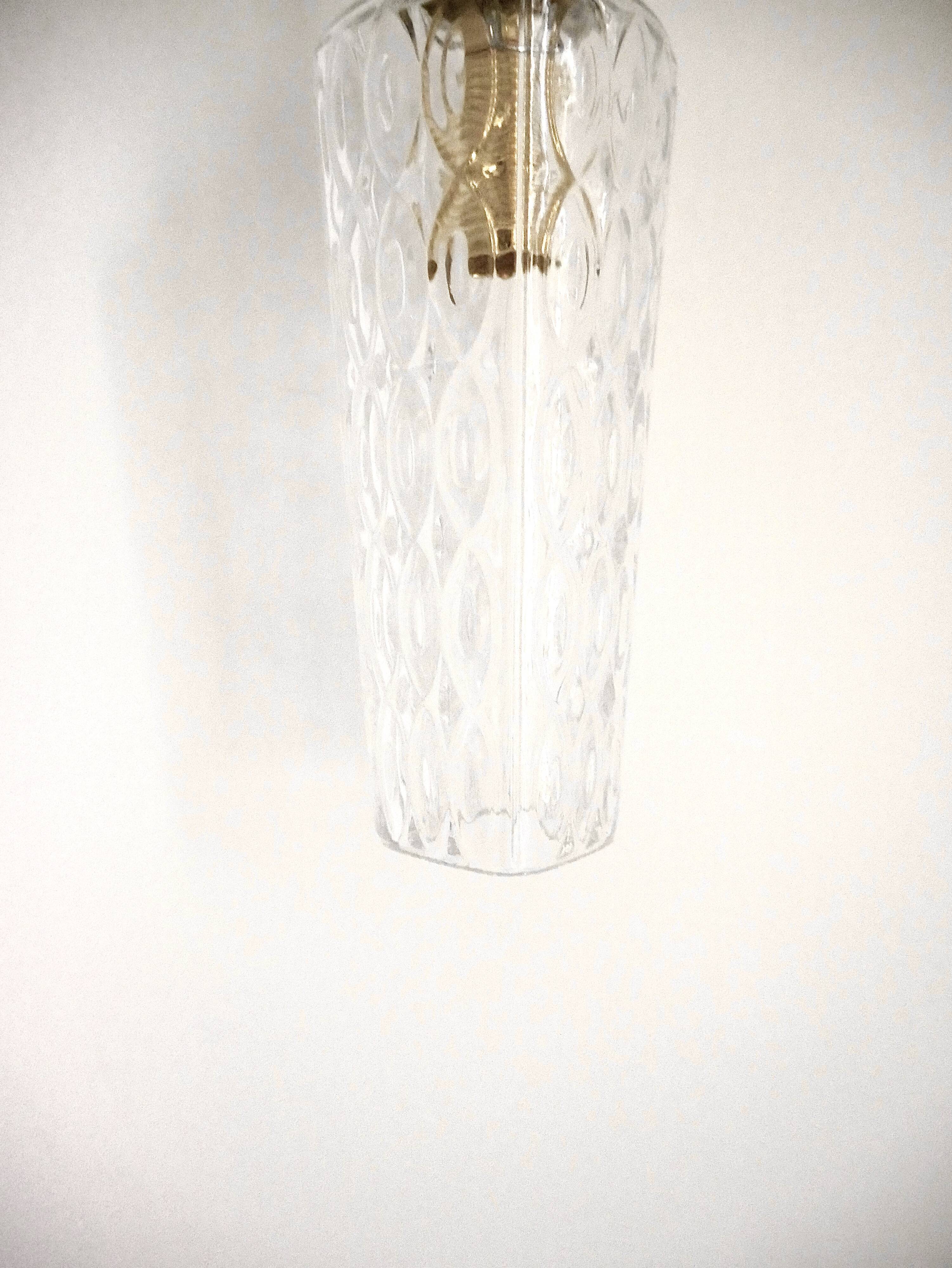 Chiseled glass suspension