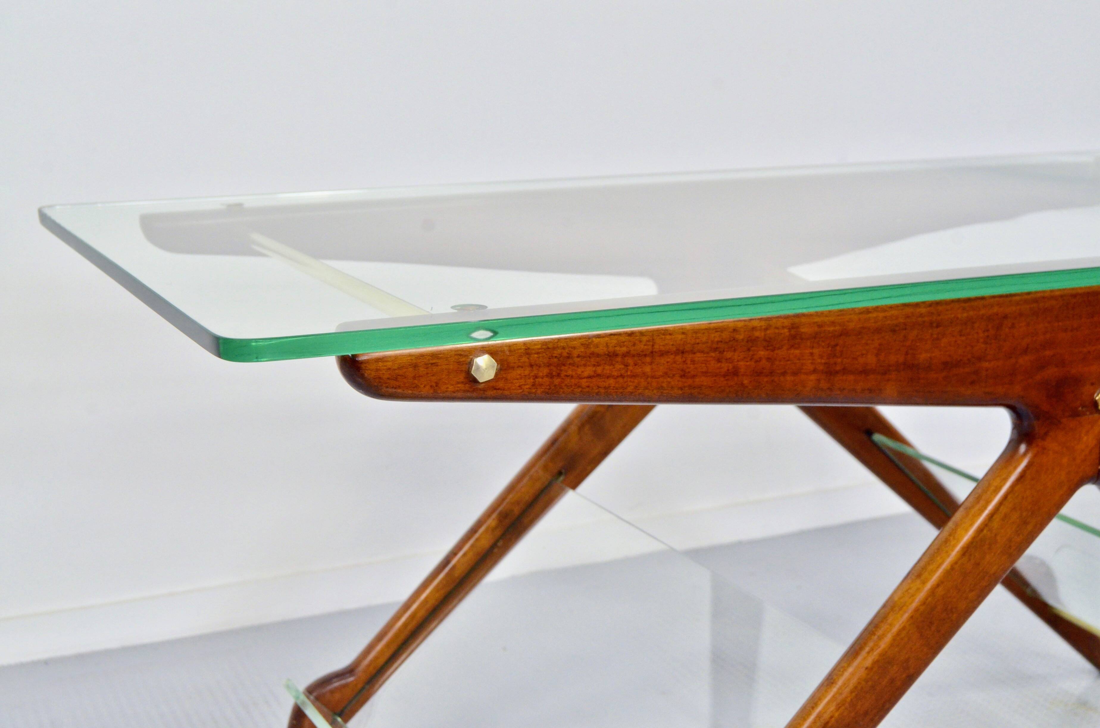 Table basse italienne en acajou, laiton et verre