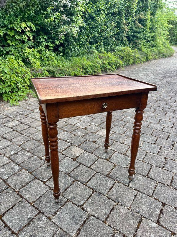 Petite table ancienne en chêne
