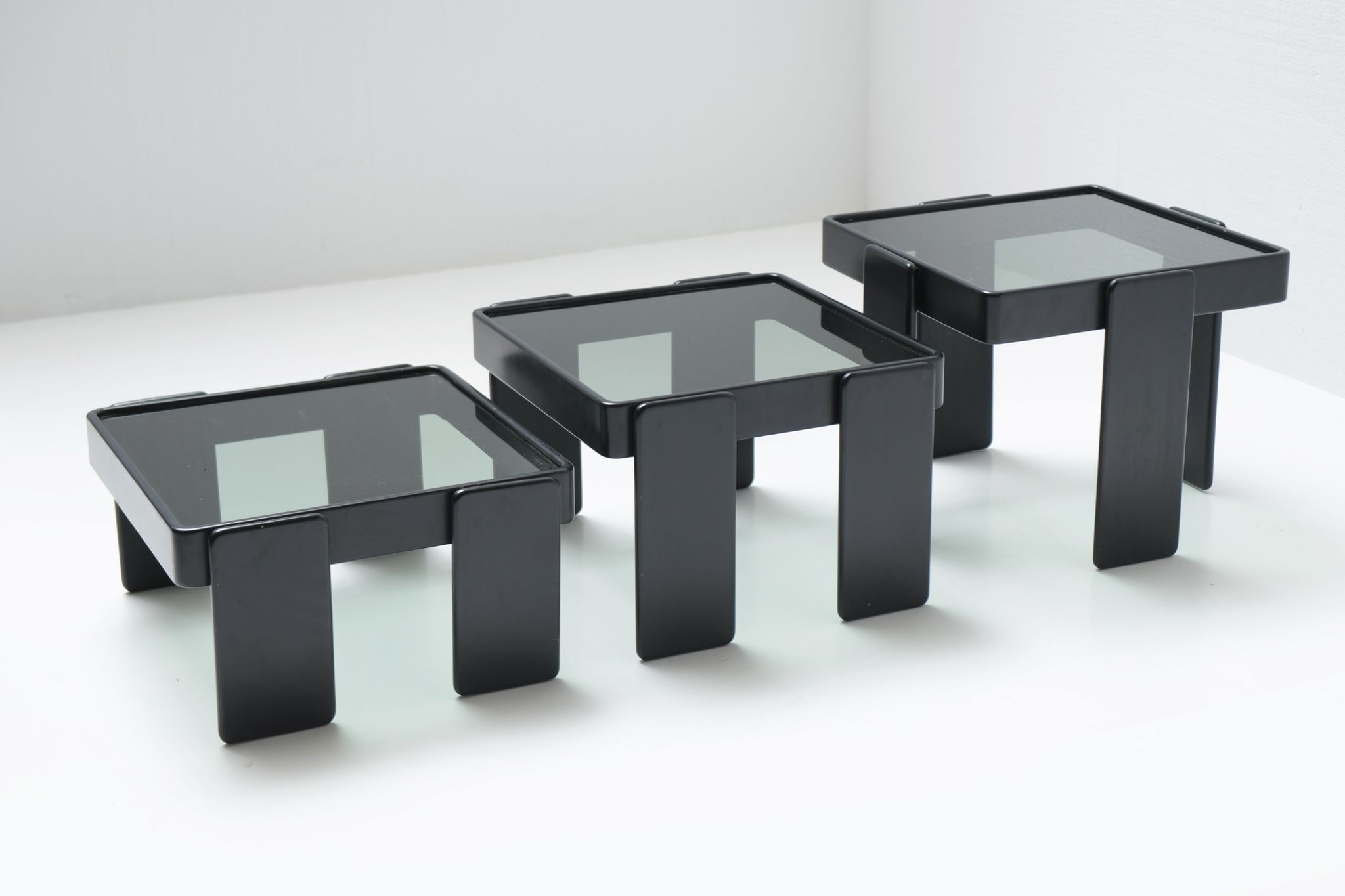 Nesting tables in black by Gianfranco Frattini for Cassina Italy