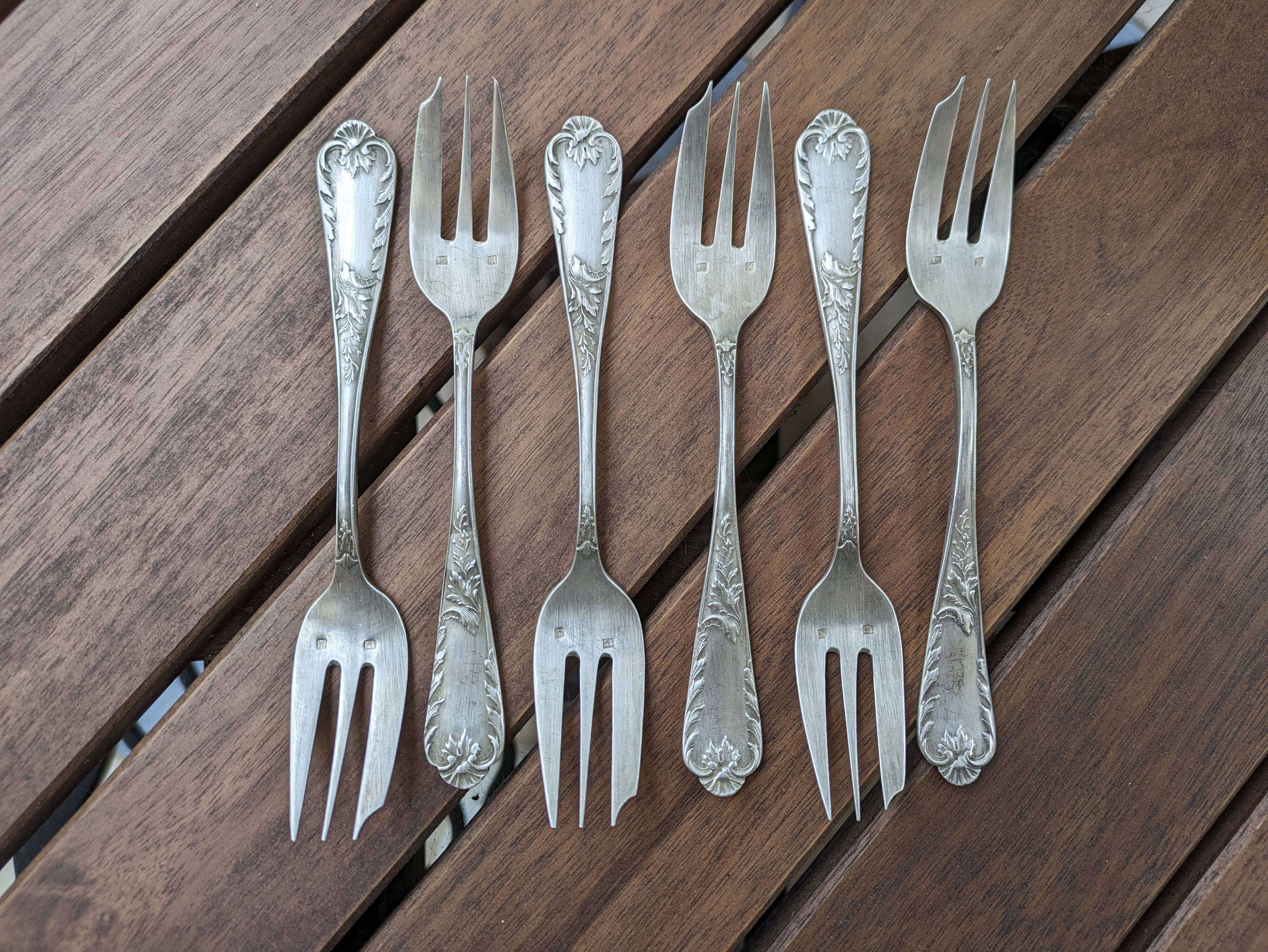 Set of 6 silver-plated oyster forks with floral decoration