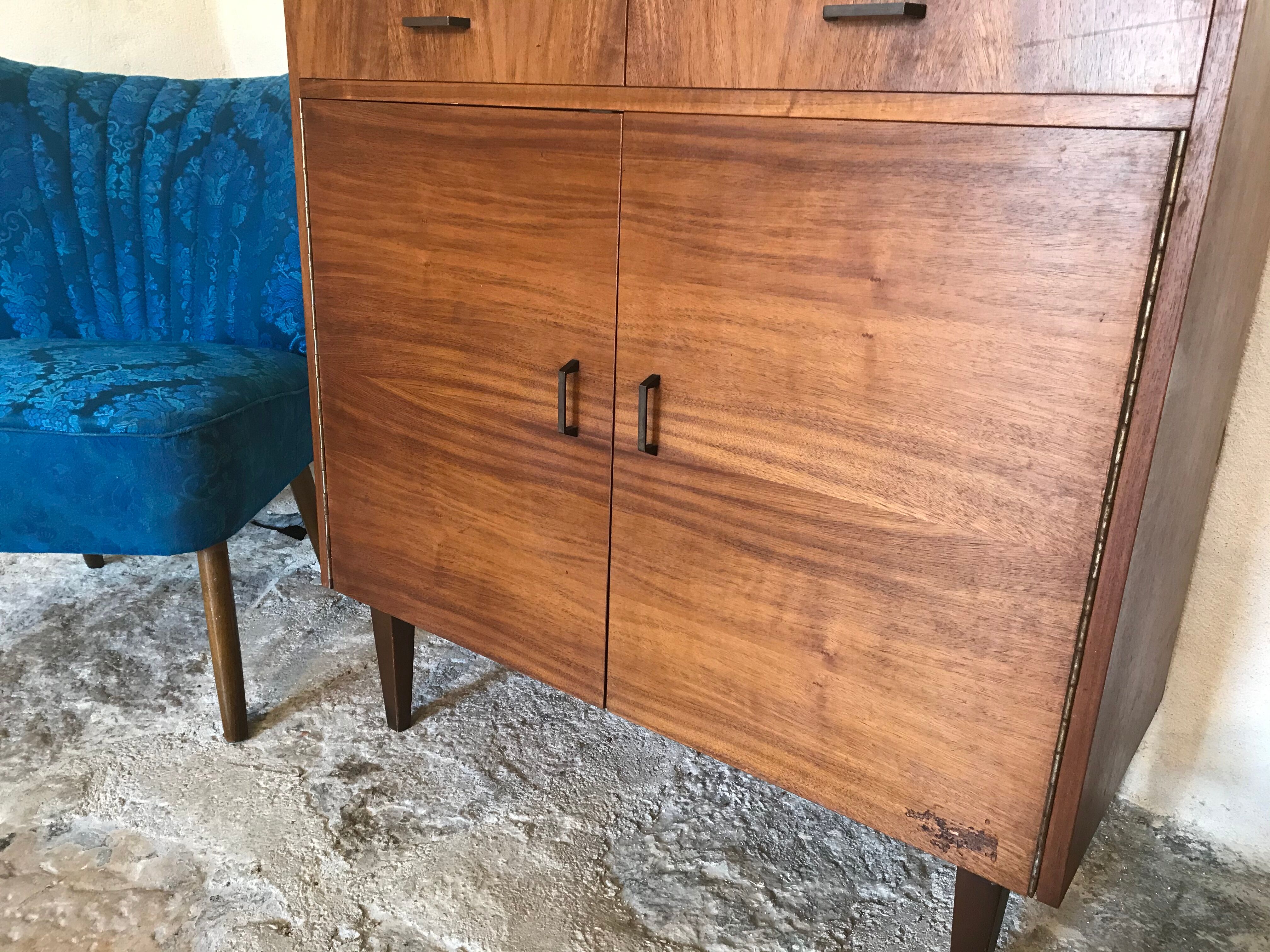 Two-door two-door vintage buffet two drawers