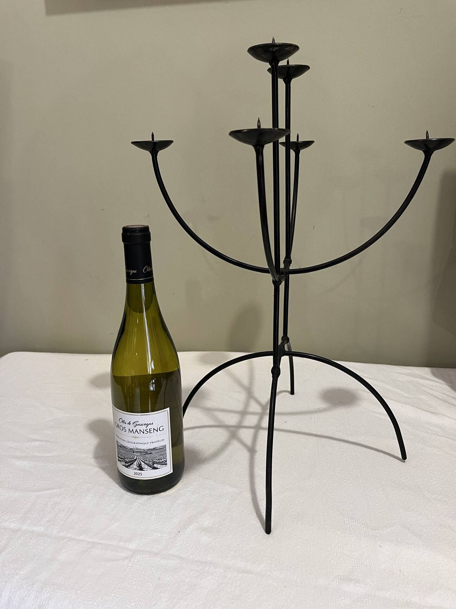 Sculptural chandelier in wrought iron