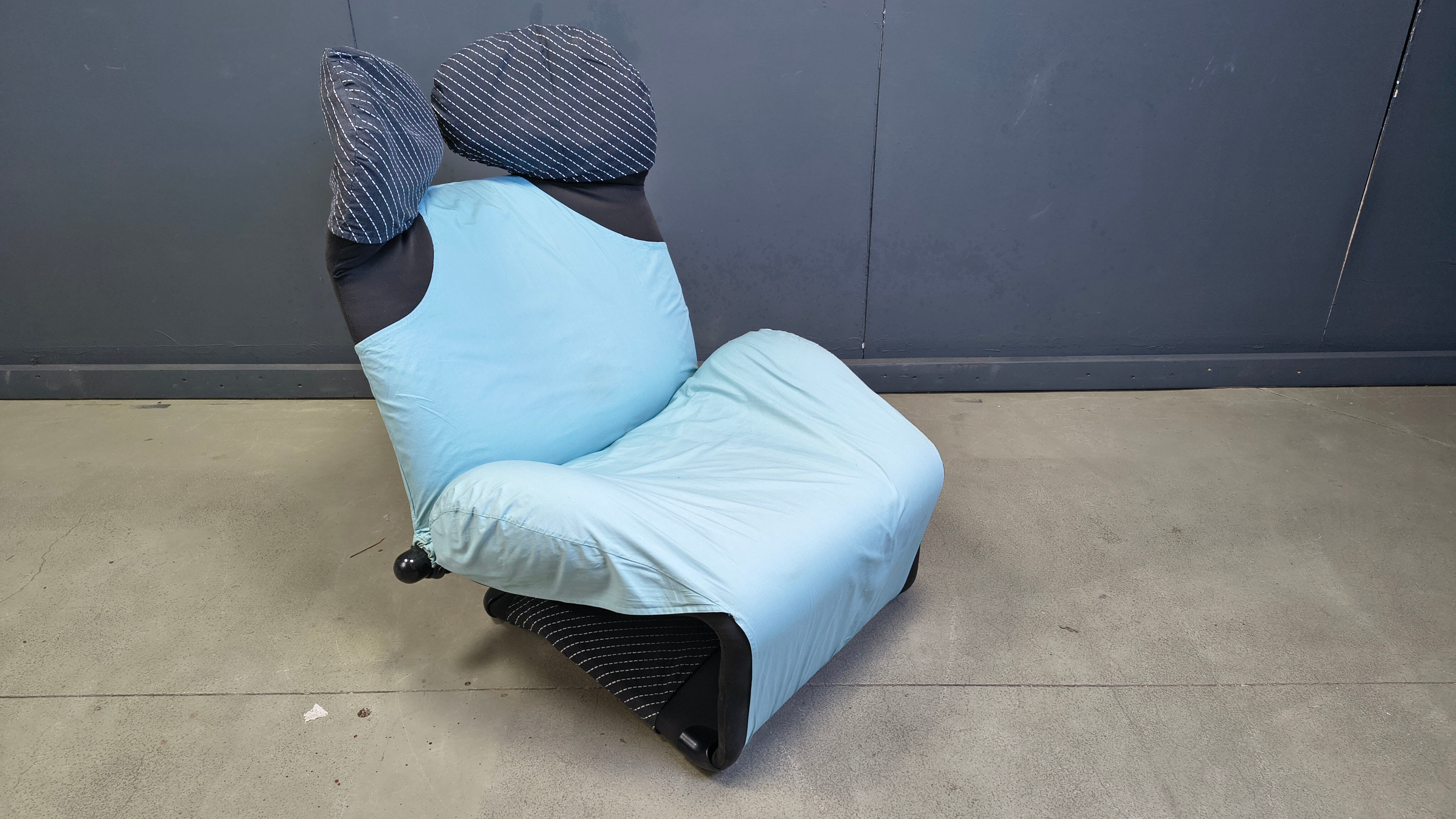 Wink easy chair designed by Toshiyuki Kita for Cassina, 1980s