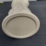 Pot with engravings