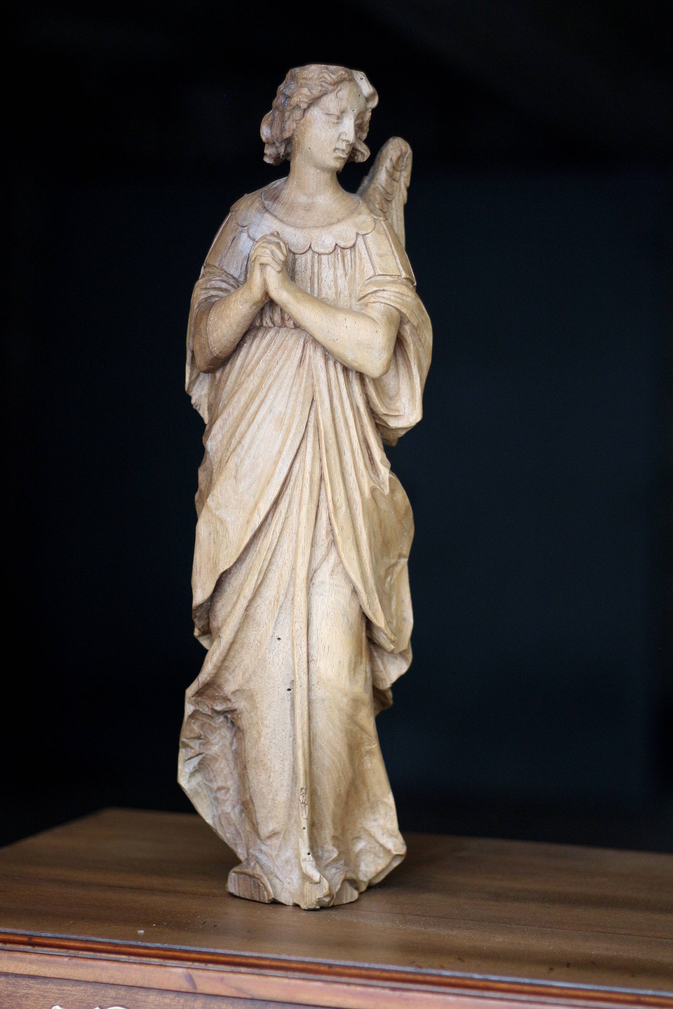 Sacred art: 19th century beechwood cherub statuette